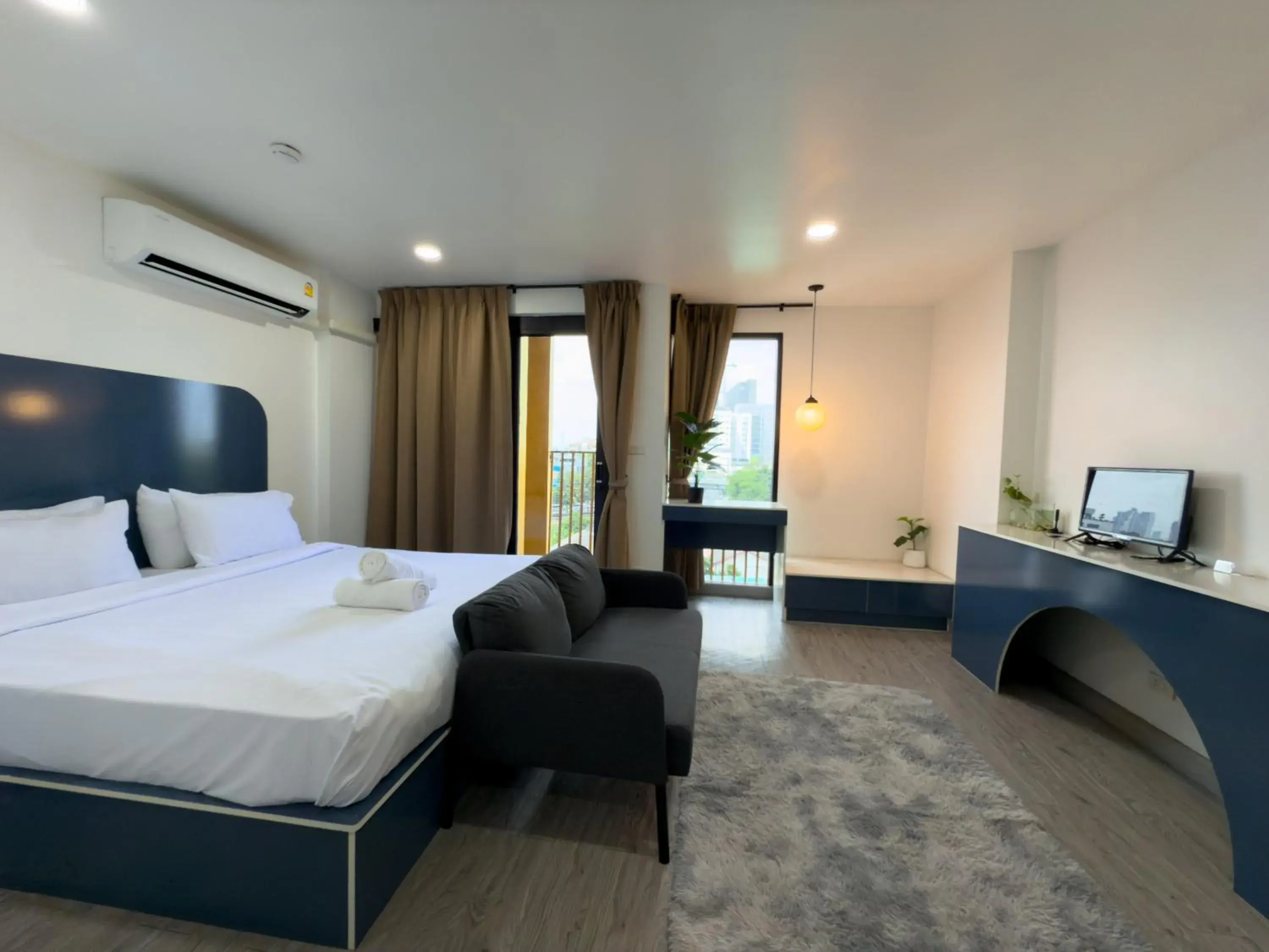 Deluxe Double Room in Breezewood Bangkok Hotel Deluxe Double Room in Breezewood Bangkok Hotel