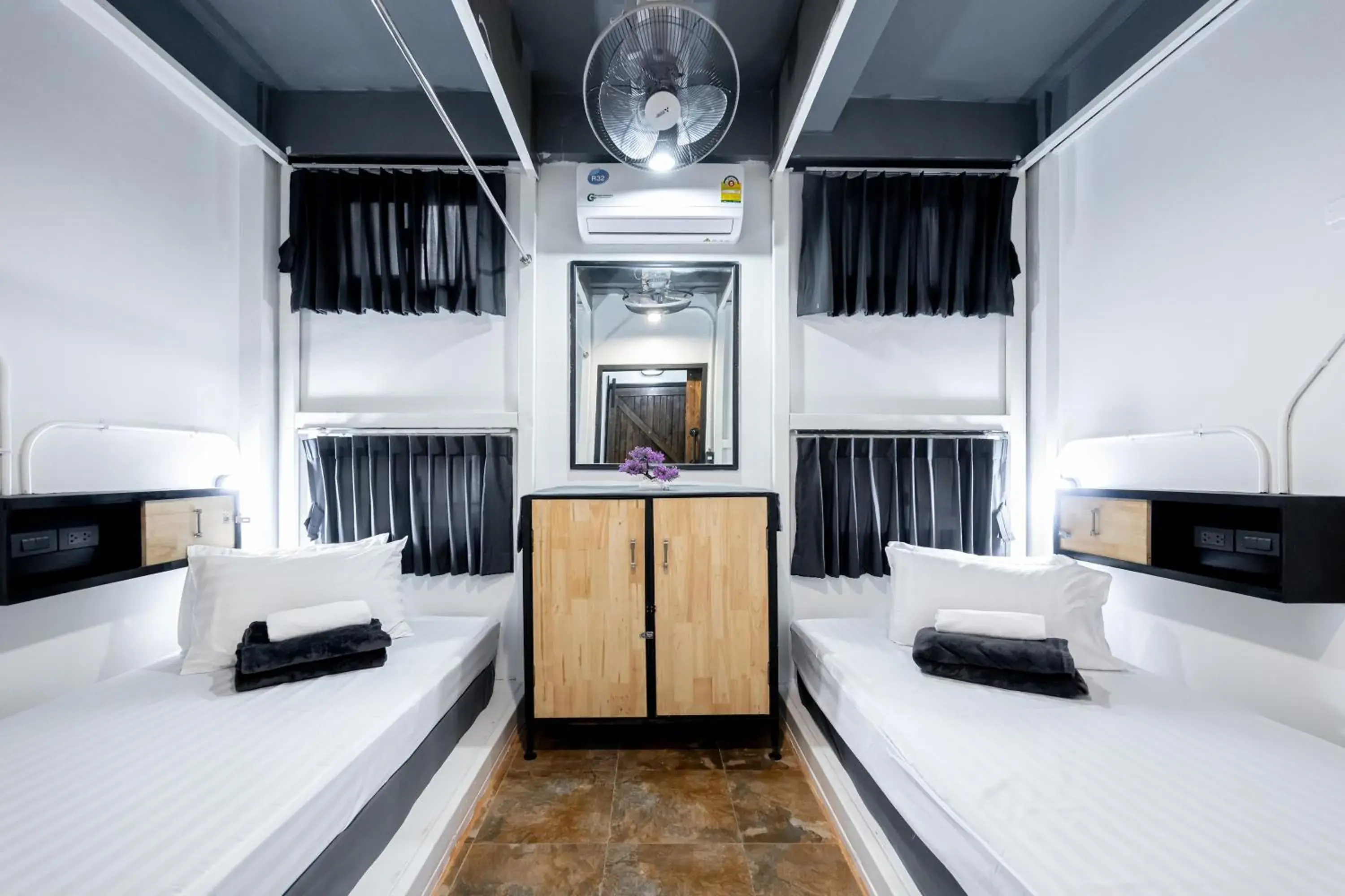 Twin Room in Vibes Hostel Bangkok Twin Room in Vibes Hostel Bangkok