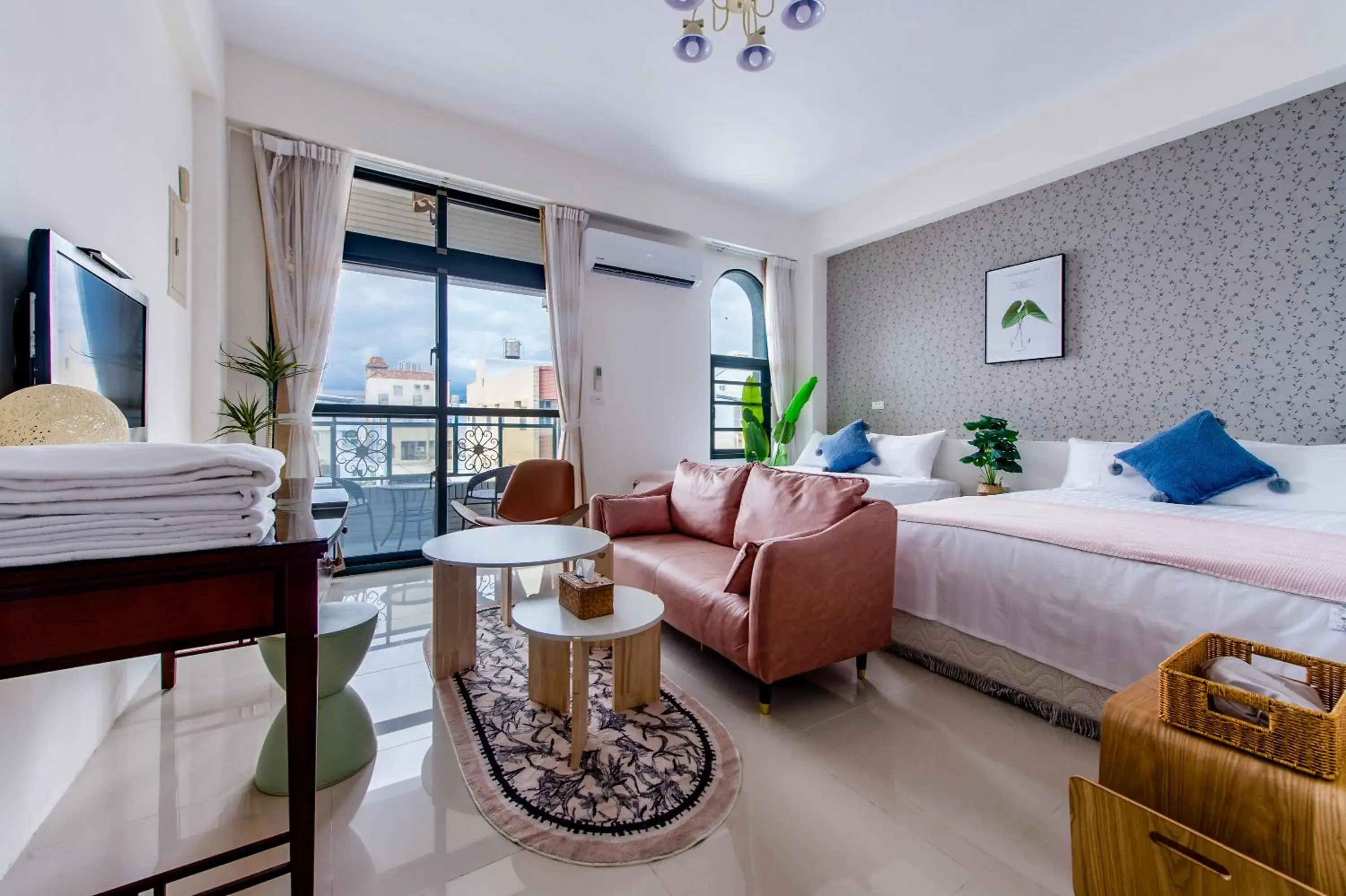 Deluxe Quadruple Room with Balcony in Sakura B&B Deluxe Quadruple Room with Balcony in Sakura B&B