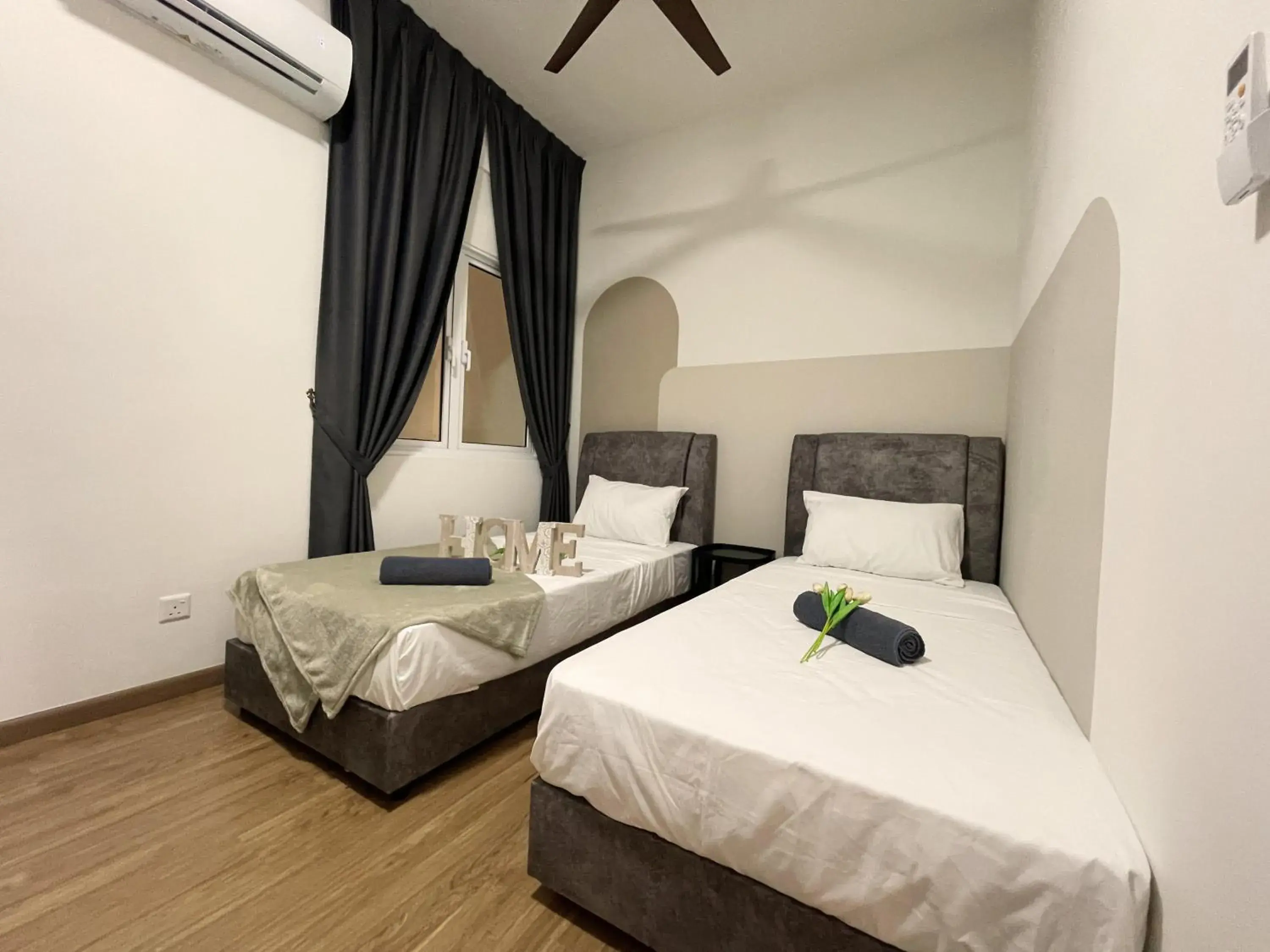 Three-Bedroom Apartment with Balcony in 121 Residences by The Homez Near One Utama, Starling Mall, Atria Three-Bedroom Apartment with Balcony in 121 Residences by The Homez Near One Utama, Starling Mall, Atria