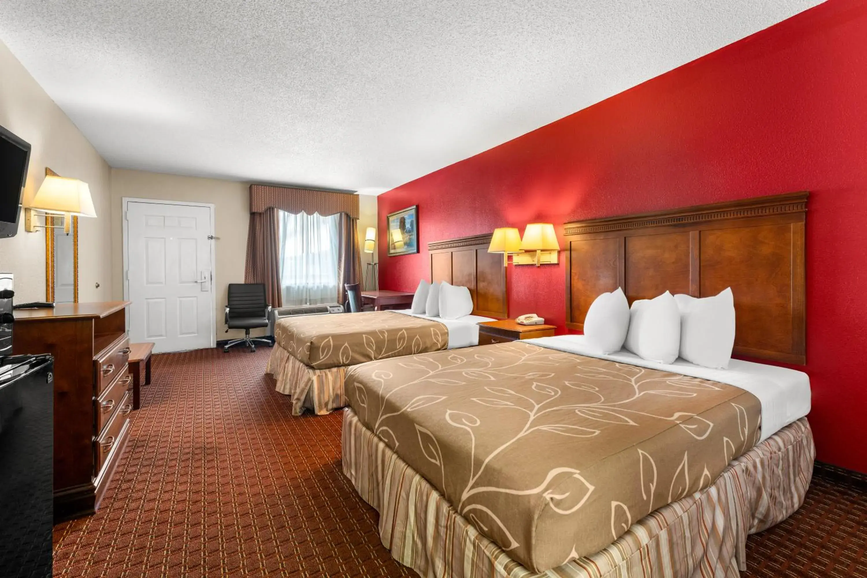 Queen Room with Two Queen Beds in Americas Best Value Inn-Montezuma Queen Room with Two Queen Beds in Americas Best Value Inn-Montezuma