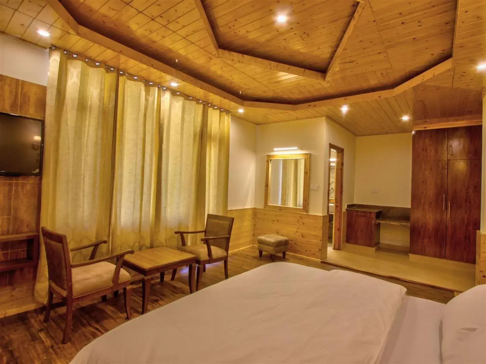 Deluxe Double Room with Balcony in Golden Peak Manali Deluxe Double Room with Balcony in Golden Peak Manali