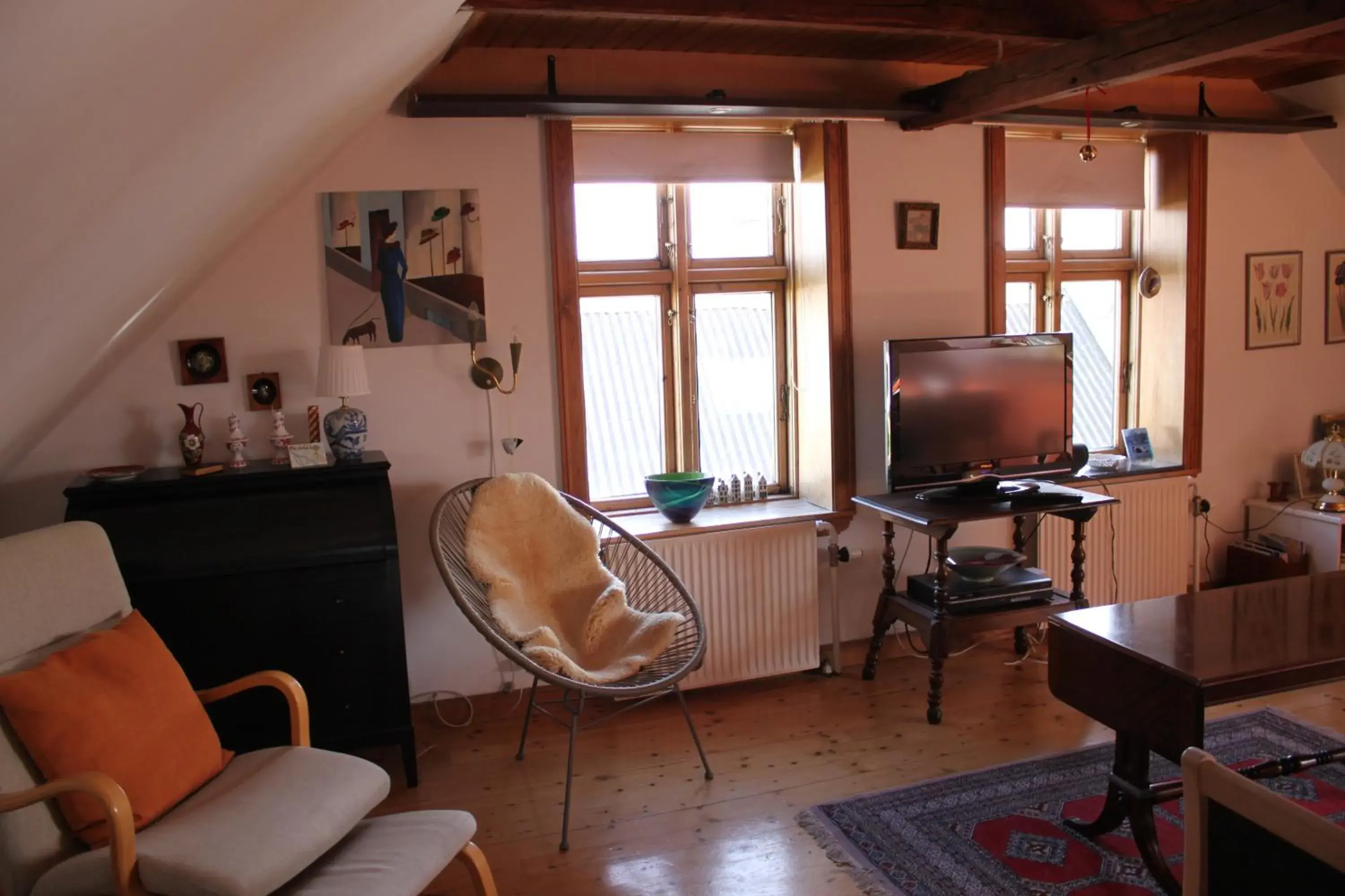 Two-Bedroom Apartment with Private Kitchen & Toilet and Shared Bathroom downstairs in Borup Bed & Breakfast Two-Bedroom Apartment with Private Kitchen & Toilet and Shared Bathroom downstairs in Borup Bed & Breakfast