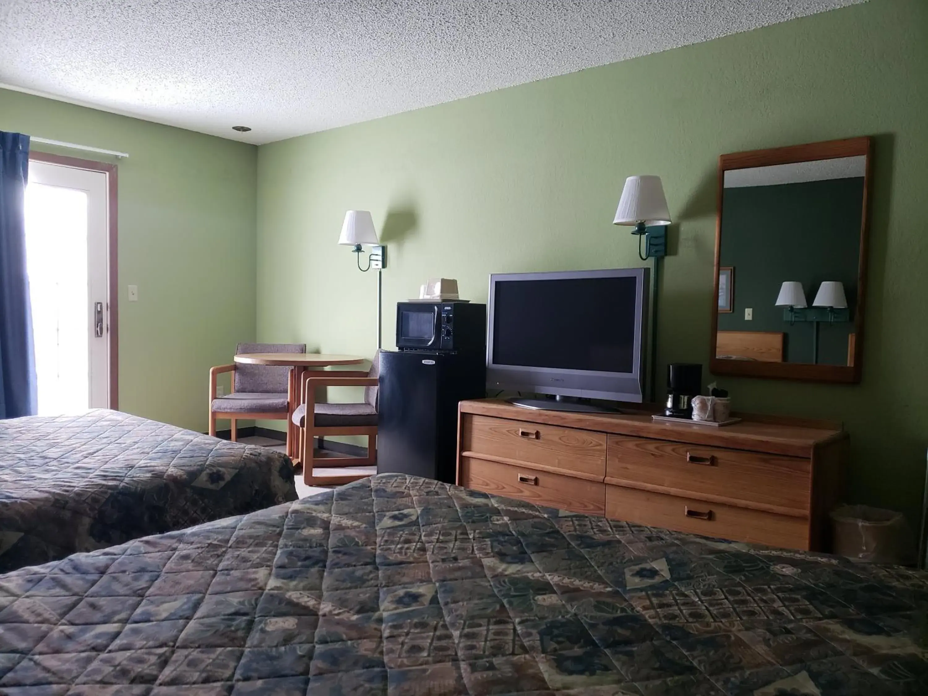 Double Queen with City View and Handicap in Harbor Lights Lodge Double Queen with City View and Handicap in Harbor Lights Lodge