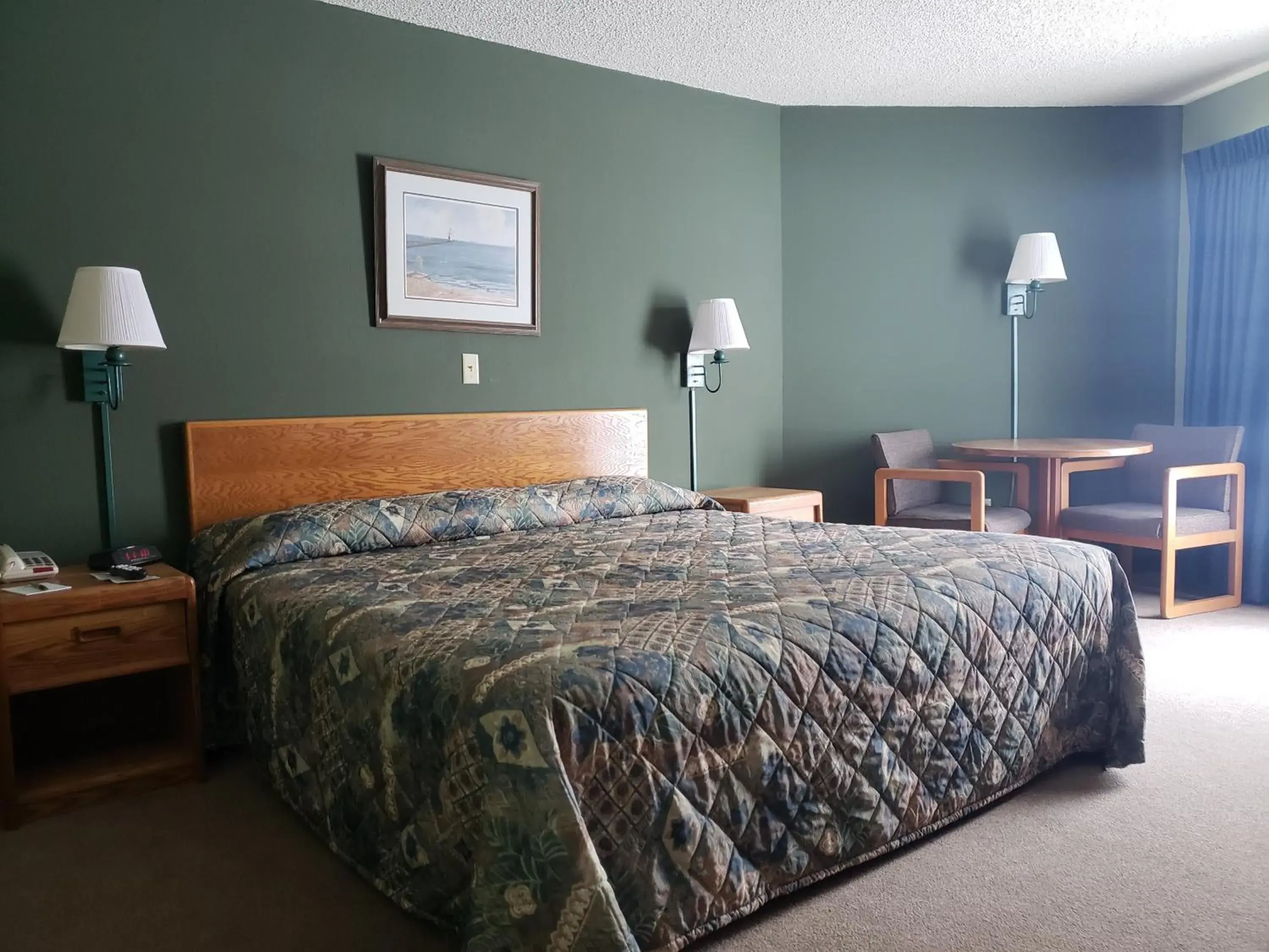 King Handicap Accessible with Harbor View in Harbor Lights Lodge King Handicap Accessible with Harbor View in Harbor Lights Lodge