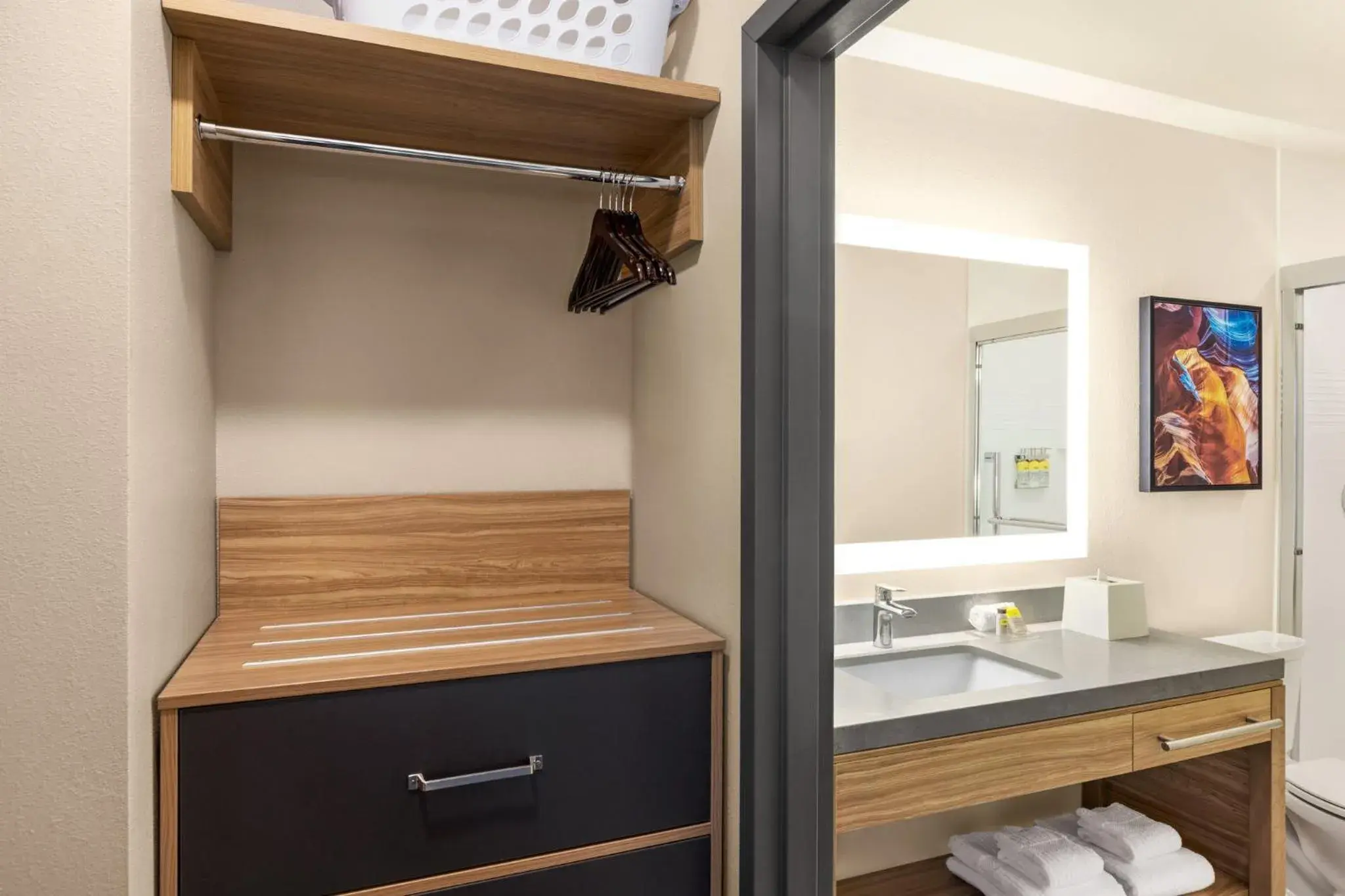 Studio Queen Suite with Two Queen Beds - Communications Accessible in Candlewood Suites West Memphis by IHG Studio Queen Suite with Two Queen Beds - Communications Accessible in Candlewood Suites West Memphis by IHG