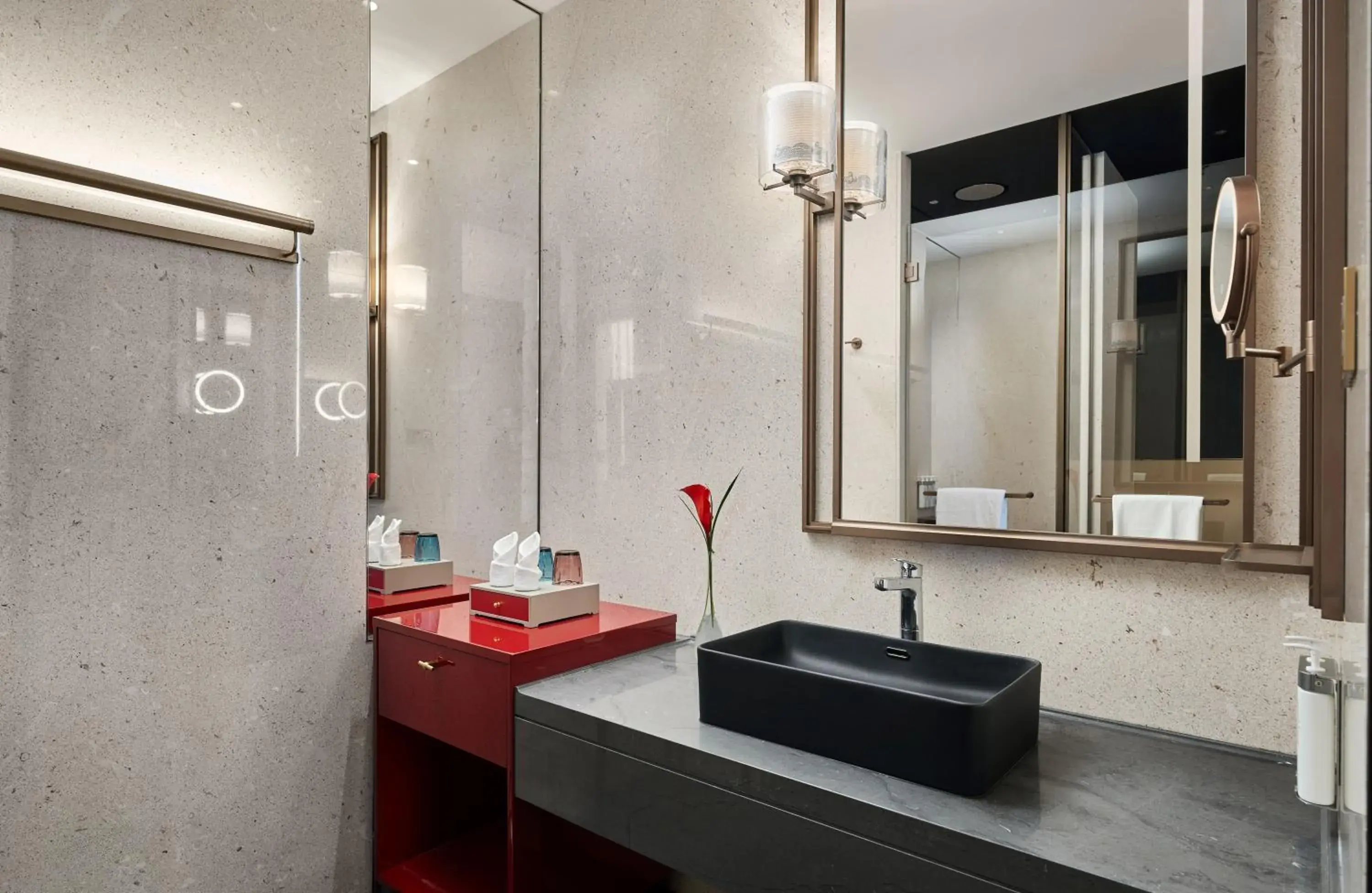 Standard Double Room with Two Double Beds in HUALUXE Shenzhen Bao'an Standard Double Room with Two Double Beds in HUALUXE Shenzhen Bao'an