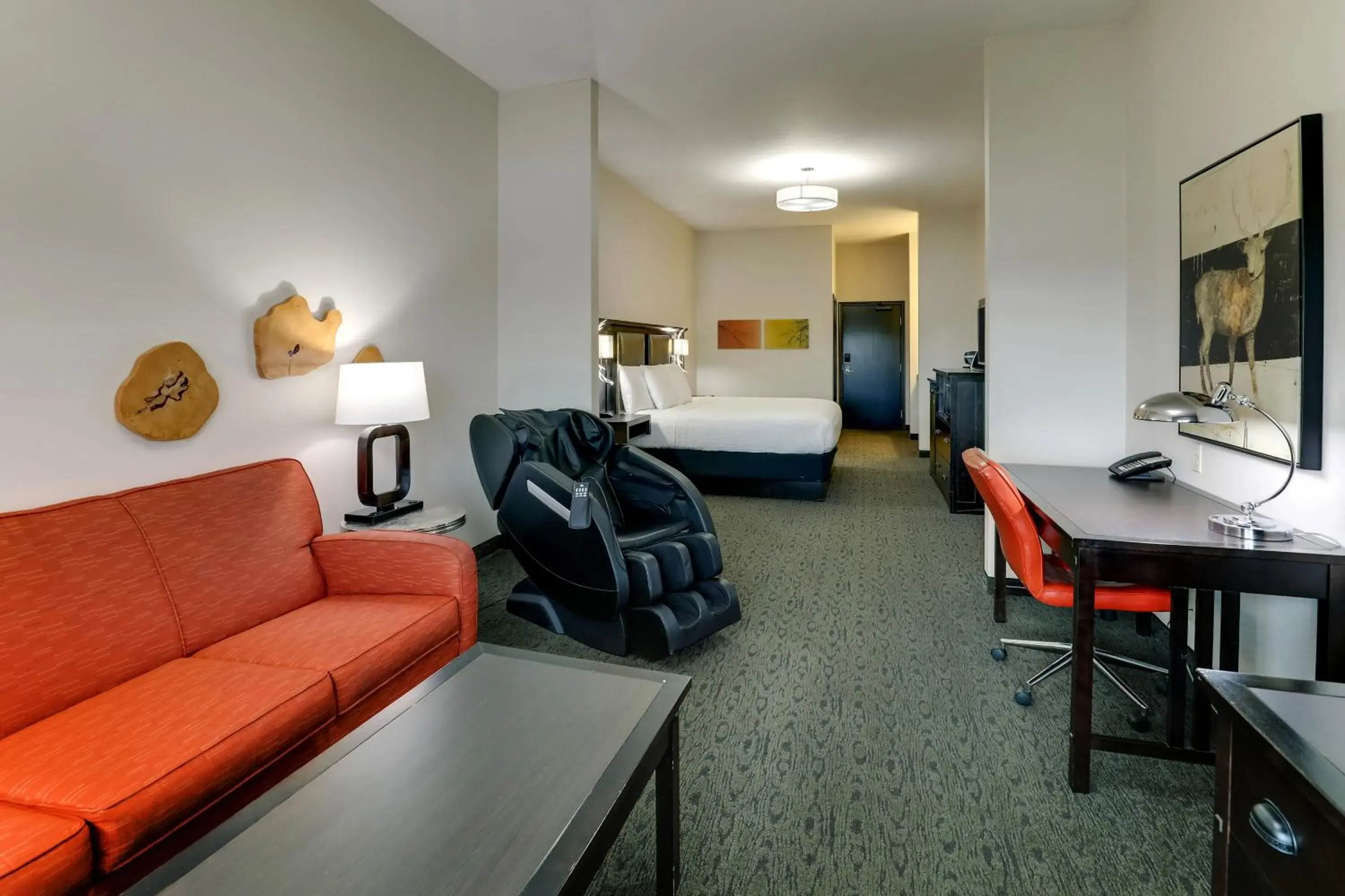 Superior King Room in Stoney Creek Hotel Kansas City - Independence Superior King Room in Stoney Creek Hotel Kansas City - Independence