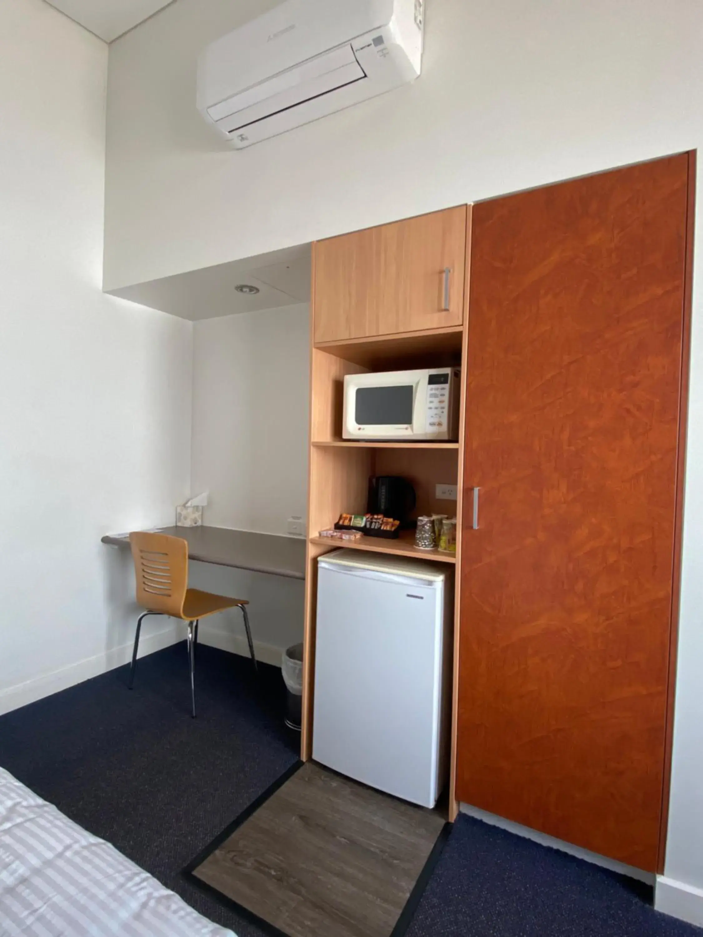 Queen Room - Disability Access in Country Roads Motor Inn Dysart Queen Room - Disability Access in Country Roads Motor Inn Dysart