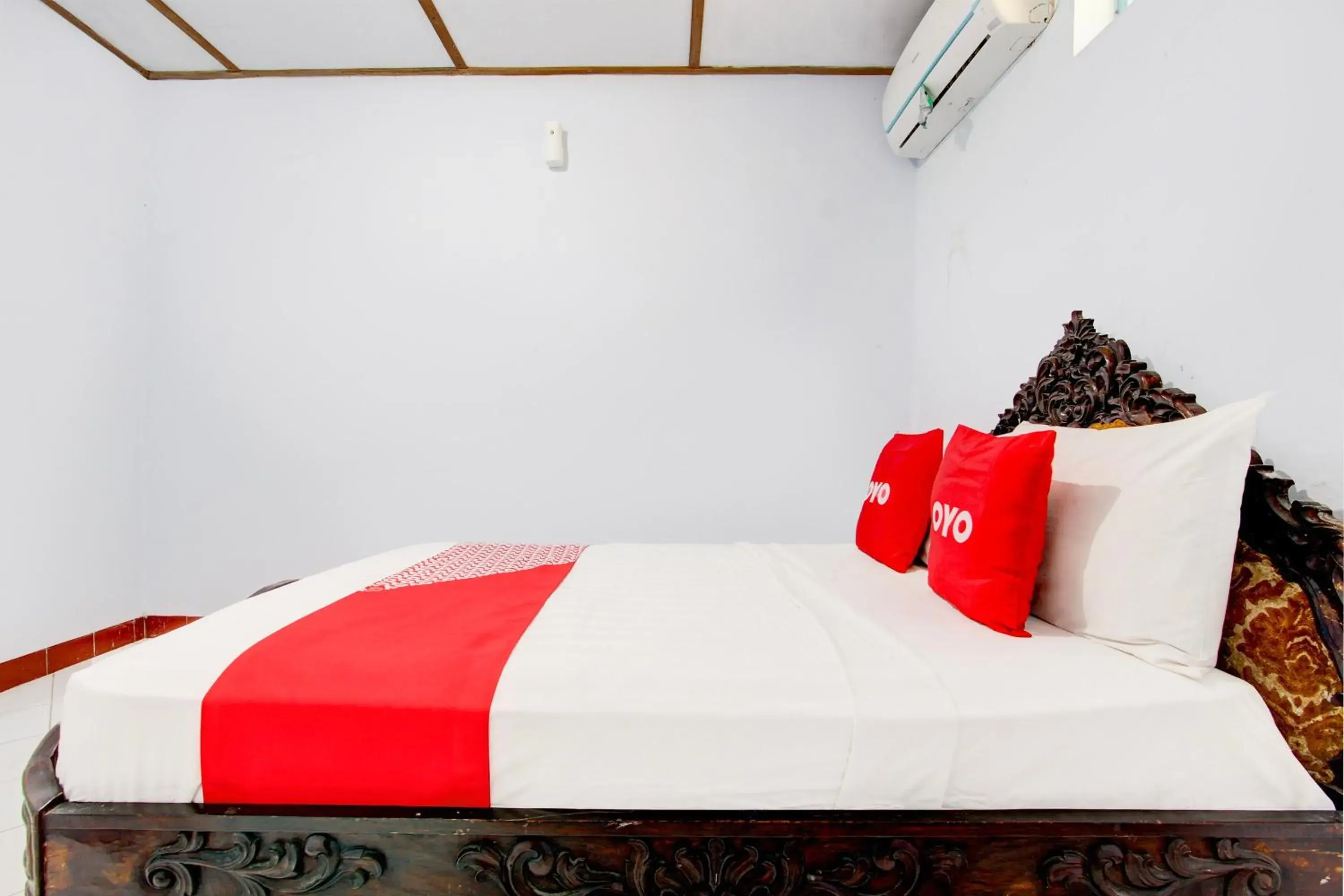 Standard Double Room in Hotel O Joglo Menoreh Resto & Homestay Standard Double Room in Hotel O Joglo Menoreh Resto & Homestay