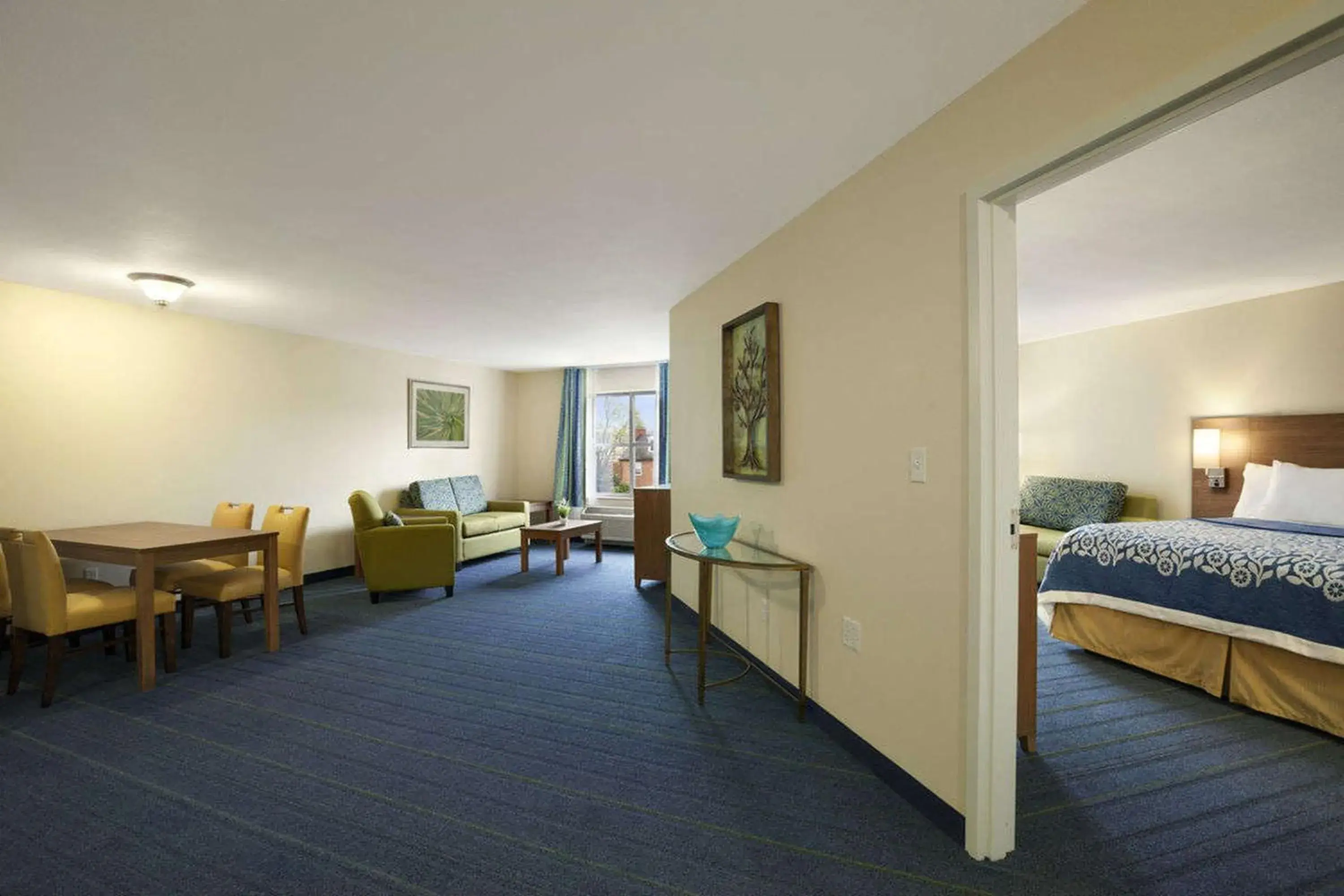 One-Bedroom King Suite - Accessible - Non-Smoking in Days Inn & Suites by Wyndham Altoona One-Bedroom King Suite - Accessible - Non-Smoking in Days Inn & Suites by Wyndham Altoona