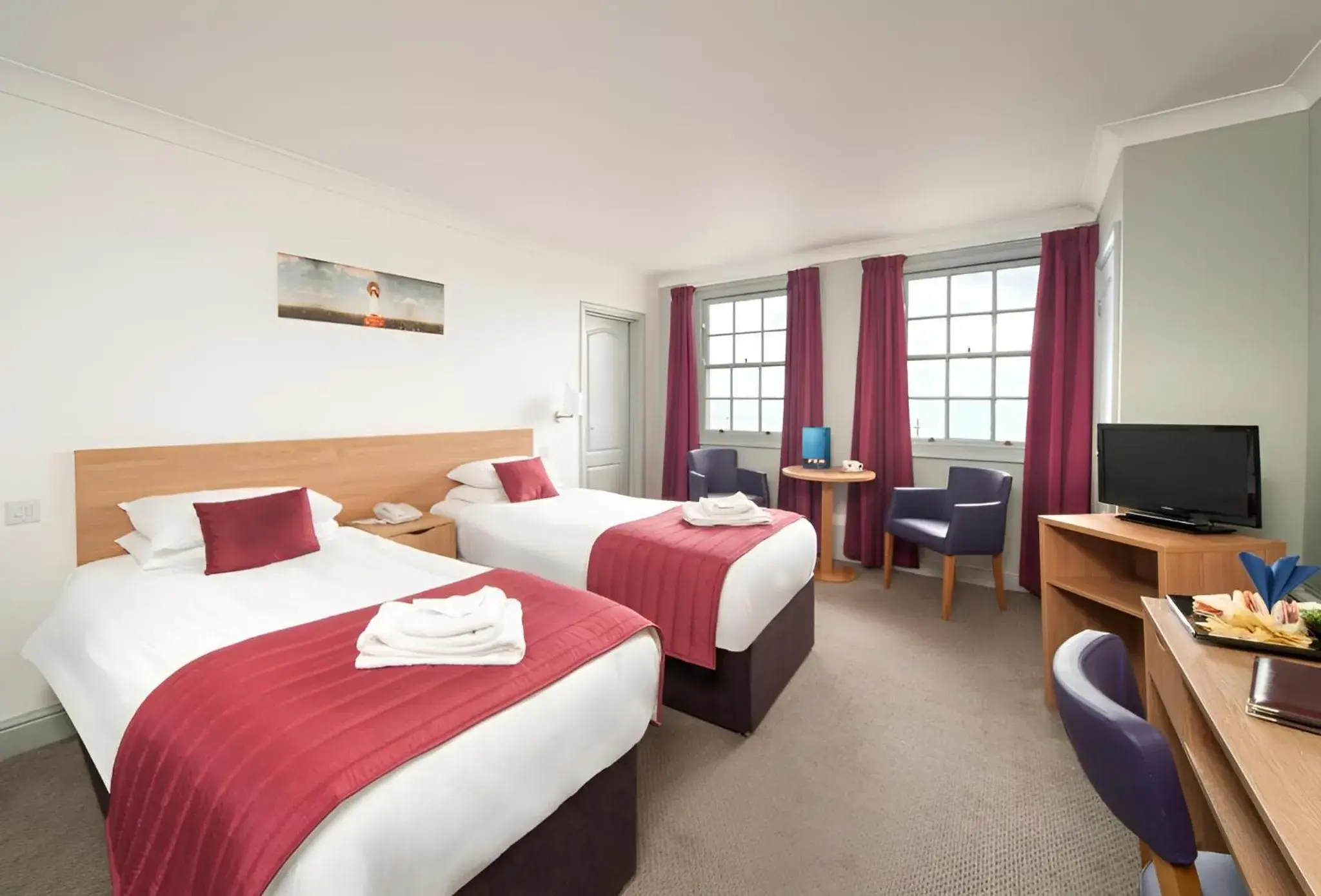 Twin Room with Sea View in The Carlton Hotel Twin Room with Sea View in The Carlton Hotel