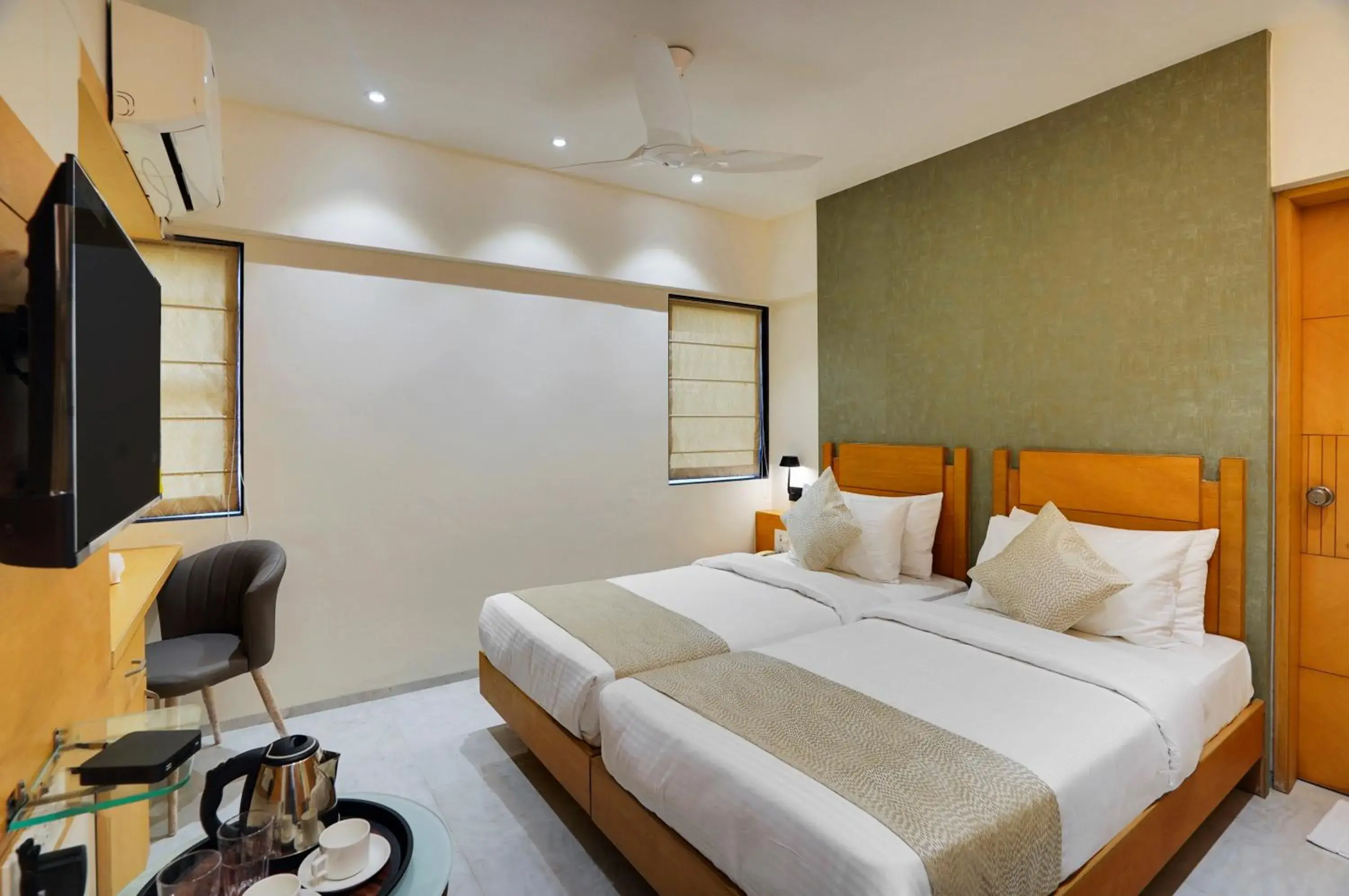 Deluxe Room in Hotel Everest Regency Pune Deluxe Room in Hotel Everest Regency Pune