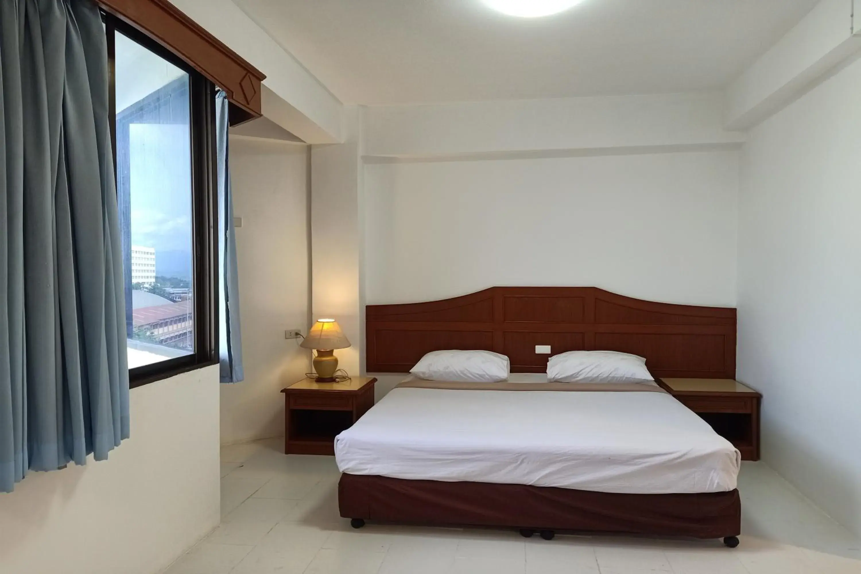 Superior Double Room in Phayao Northern Lake Hotel Superior Double Room in Phayao Northern Lake Hotel