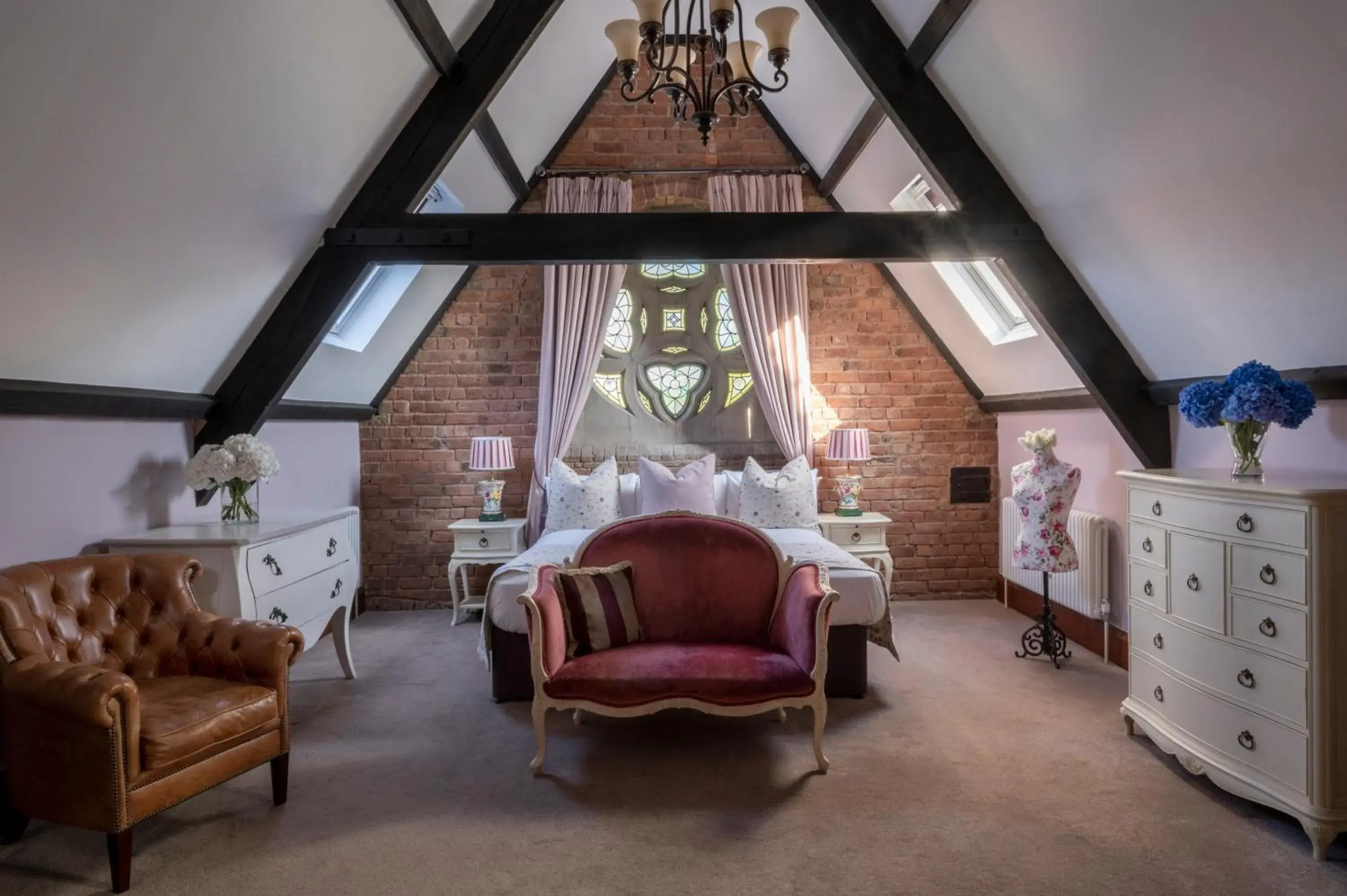 Feature Room in Stanbrook Abbey Hotel, Worcester Feature Room in Stanbrook Abbey Hotel, Worcester