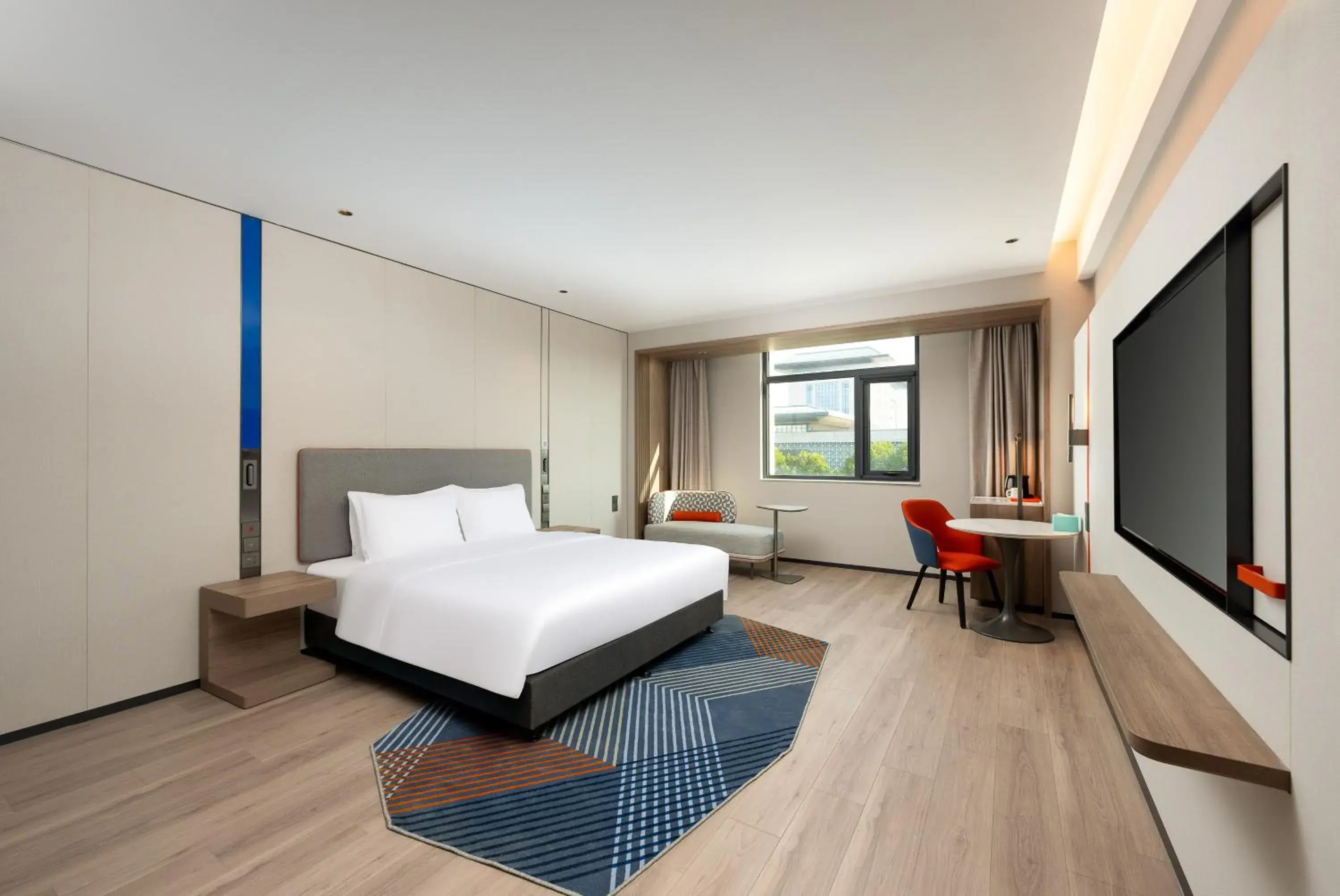 Standard King Room - Accessible in Holiday Inn Express Luoyang Longmen by IHG Standard King Room - Accessible in Holiday Inn Express Luoyang Longmen by IHG