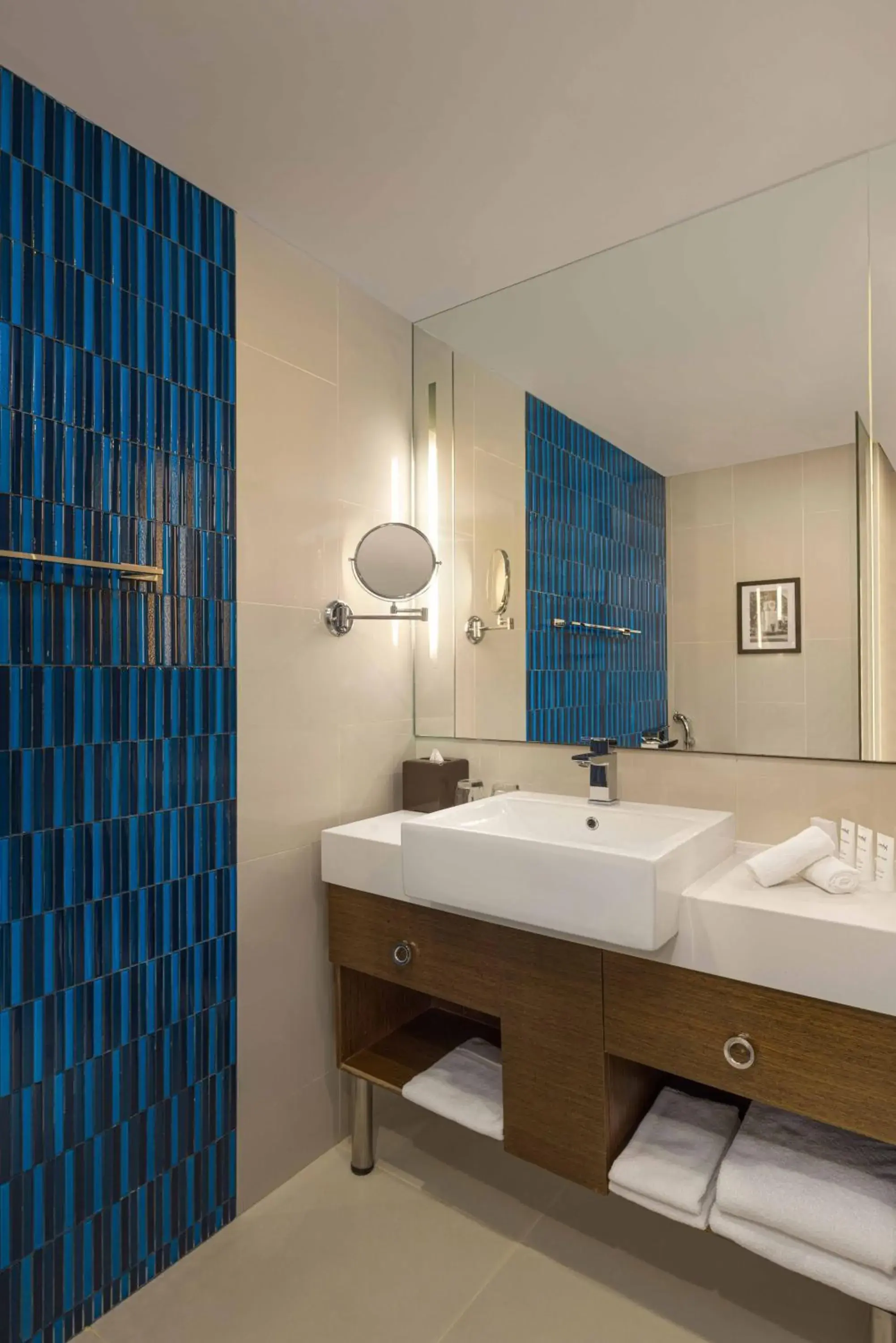 Suite - Lake View in Radisson Hotel Kandy Suite - Lake View in Radisson Hotel Kandy