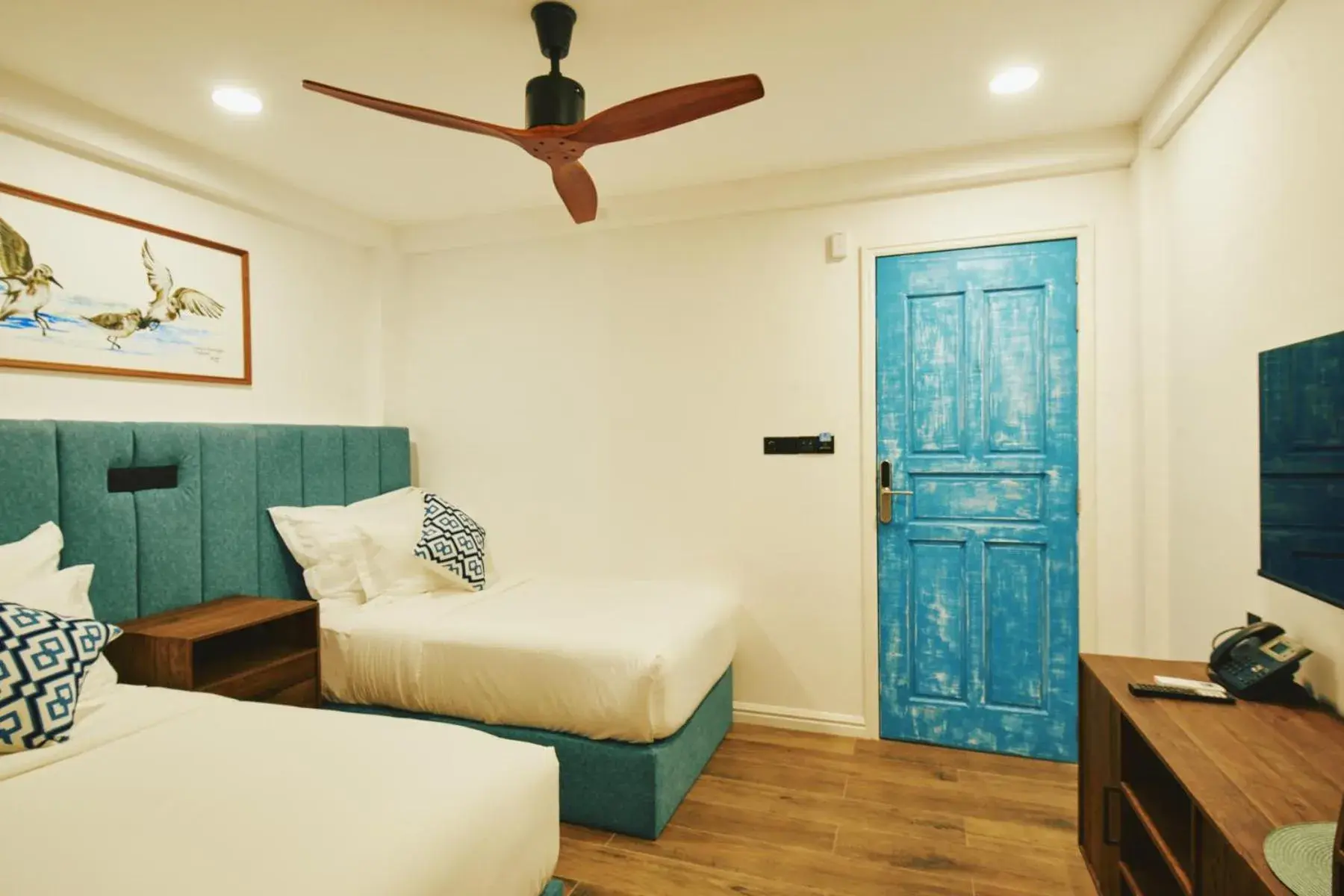 Deluxe Double or Twin Room in Beach Hotel Dhigurah Deluxe Double or Twin Room in Beach Hotel Dhigurah