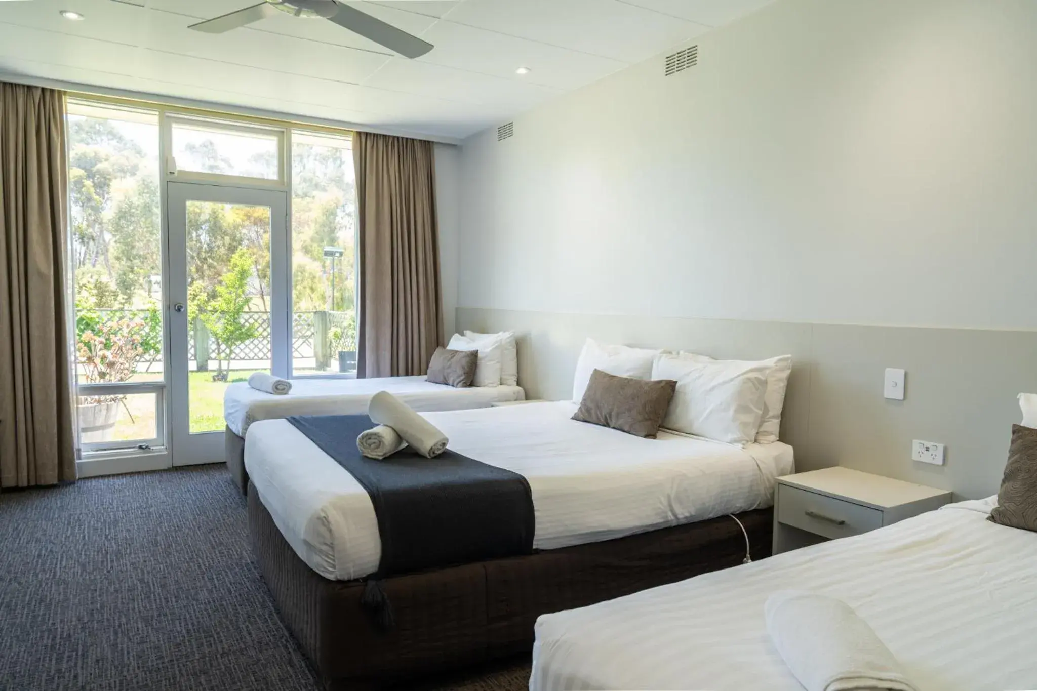 Superior Family Room in Naracoorte Hotel Motel Superior Family Room in Naracoorte Hotel Motel