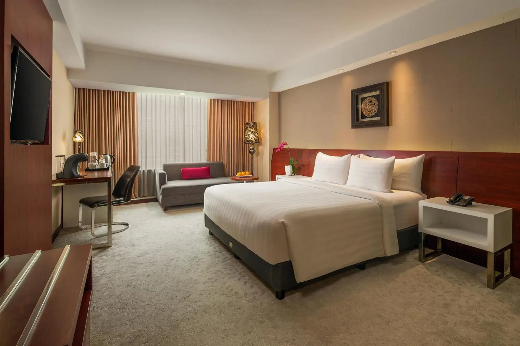 Executive Club Room in The Alana Yogyakarta Hotel and Convention Center Executive Club Room in The Alana Yogyakarta Hotel and Convention Center