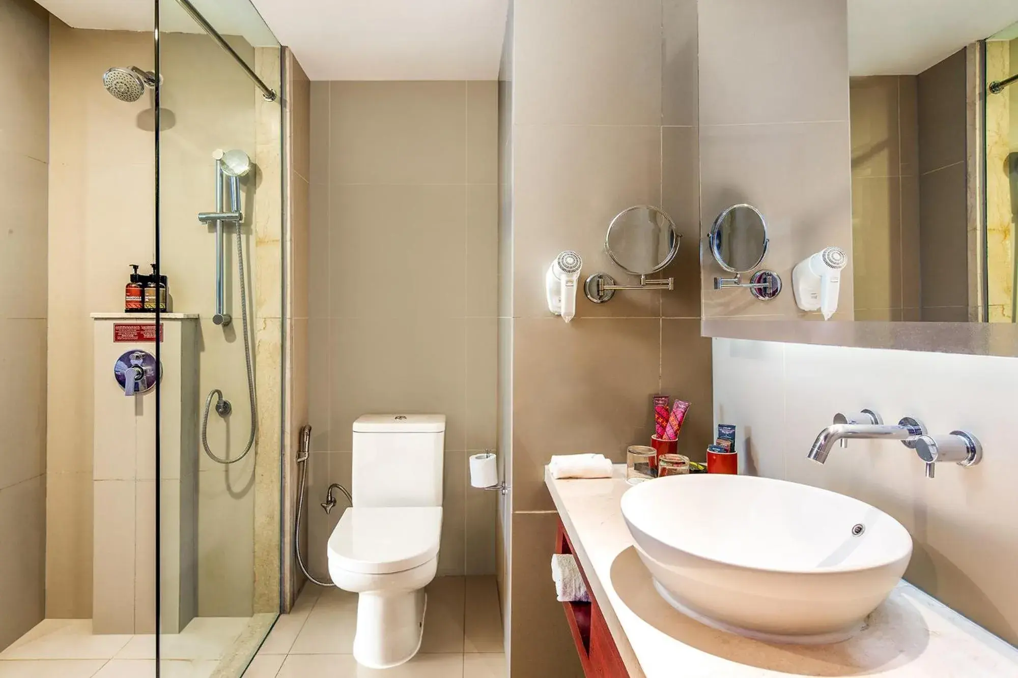 Junior Suite in The Alana Yogyakarta Hotel and Convention Center Junior Suite in The Alana Yogyakarta Hotel and Convention Center