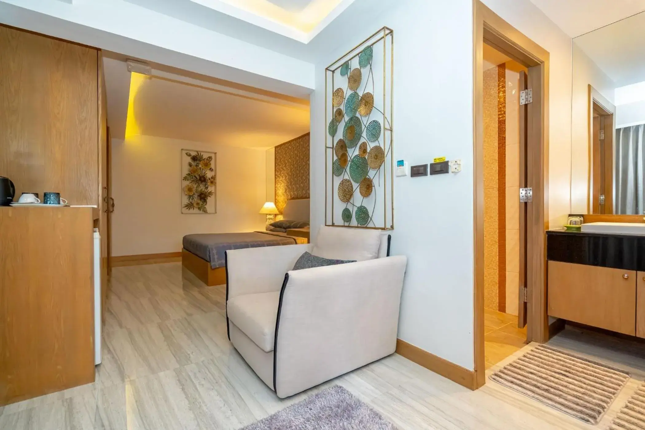 Junior Suite with Pool View in Ocean Pearl Seaview Residence Junior Suite with Pool View in Ocean Pearl Seaview Residence