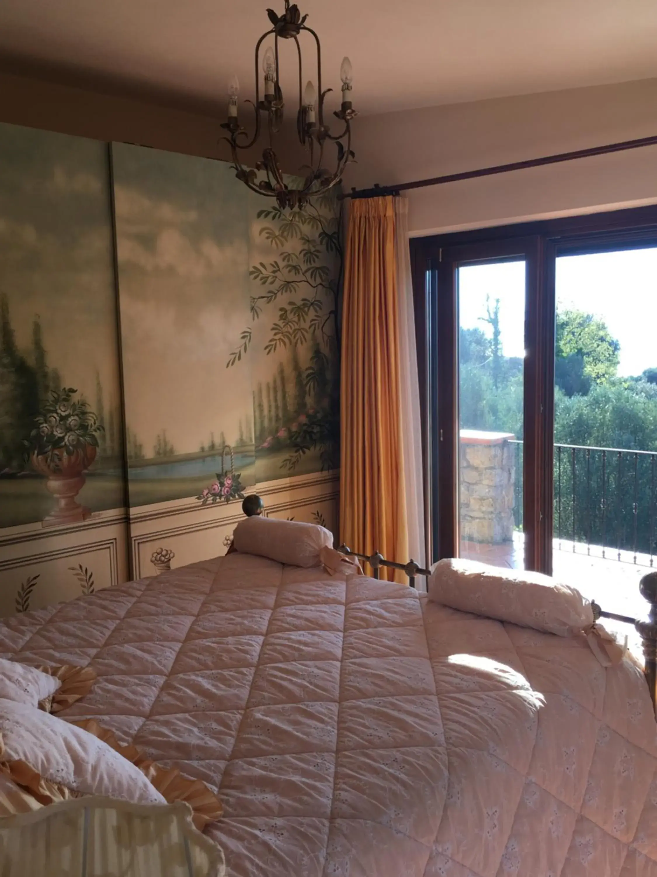 Double Room in Villa Ludoniccò Double Room in Villa Ludoniccò