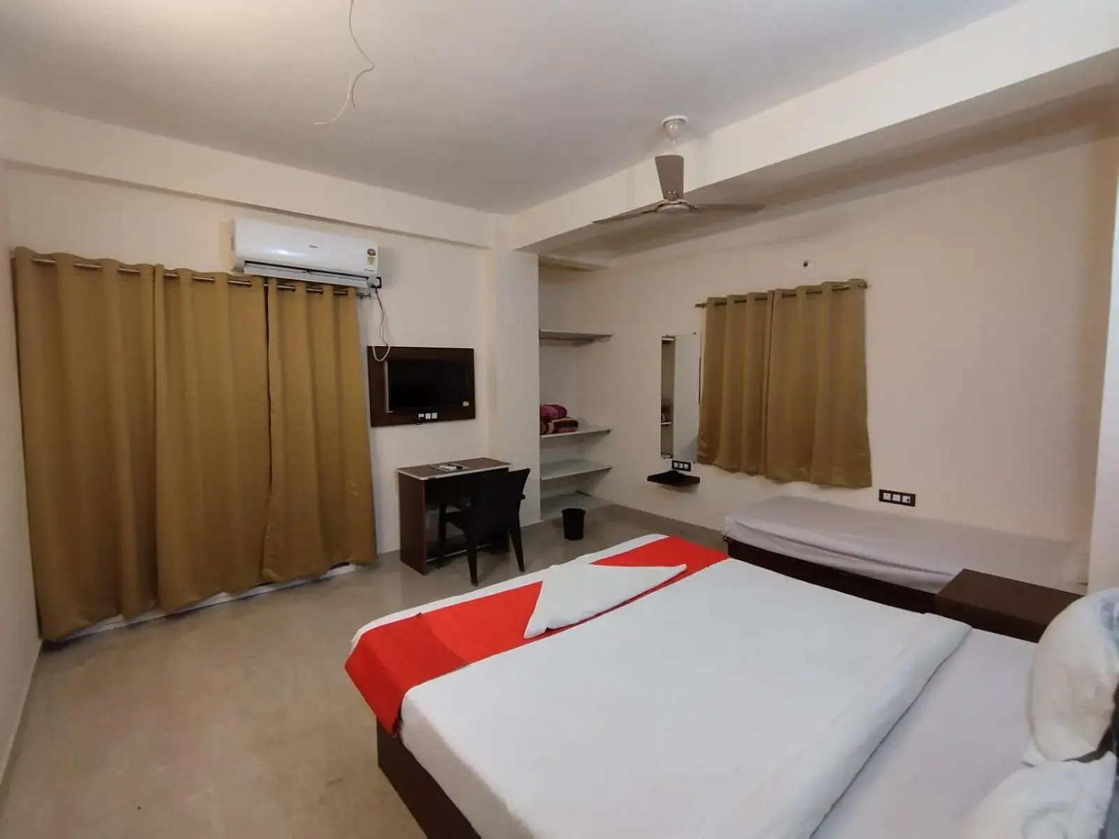 Family Room with Balcony - single occupancy in Hotel Siddhi Residency 200 meter from Aiims Family Room with Balcony - single occupancy in Hotel Siddhi Residency 200 meter from Aiims