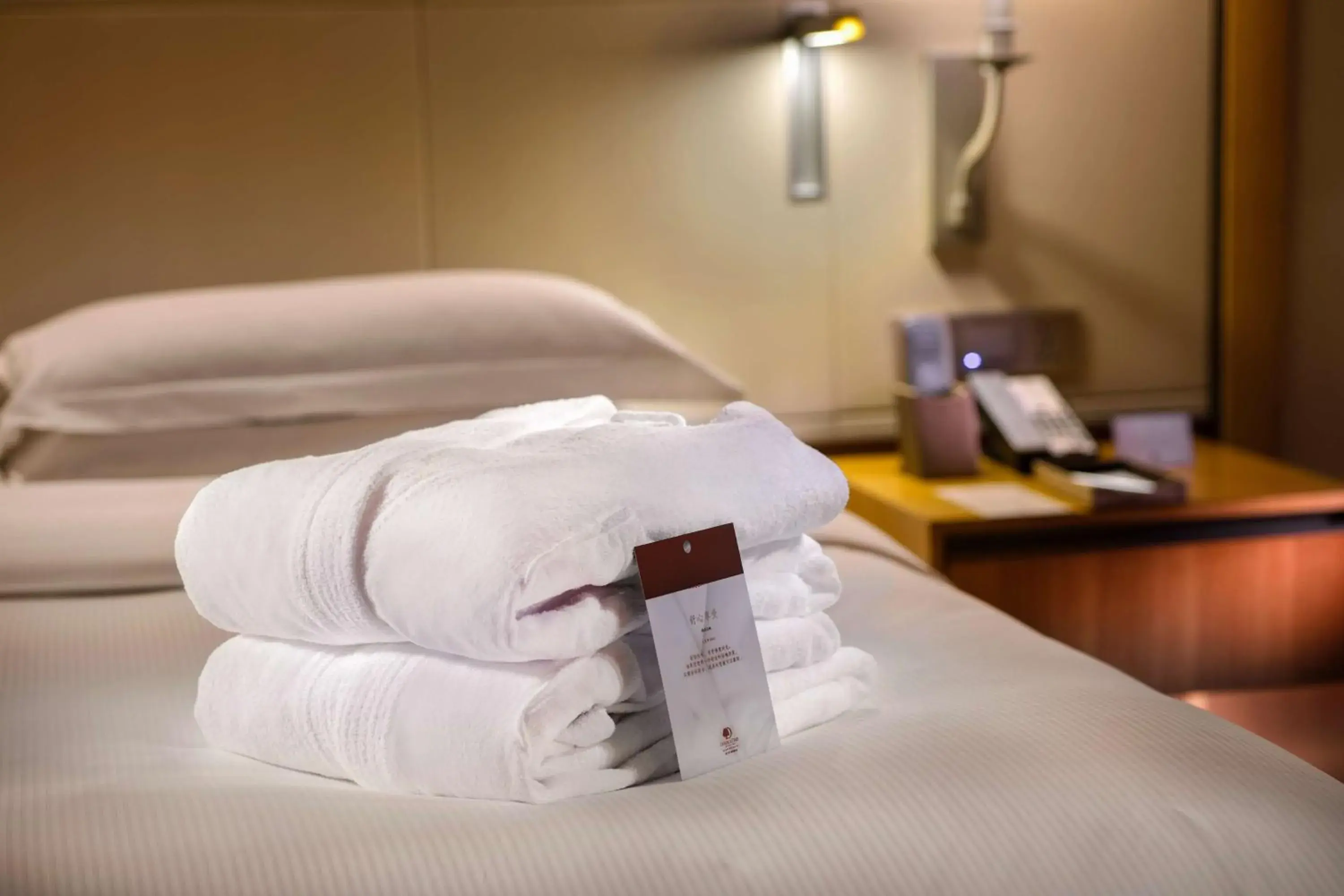 Premium King Room with Sea View in DoubleTree by Hilton Hotel Xiamen - Wuyuan Bay Premium King Room with Sea View in DoubleTree by Hilton Hotel Xiamen - Wuyuan Bay