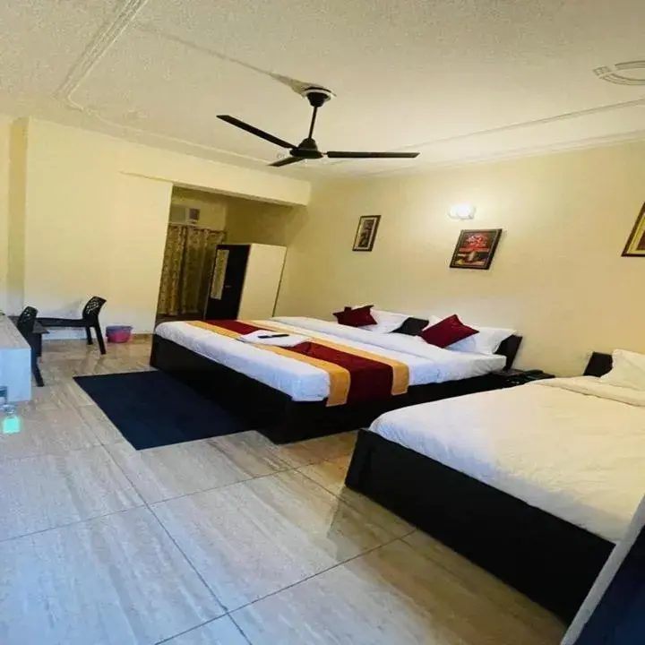 Deluxe Triple Room in The Gange Hill By Green Bird Hospitality Deluxe Triple Room in The Gange Hill By Green Bird Hospitality