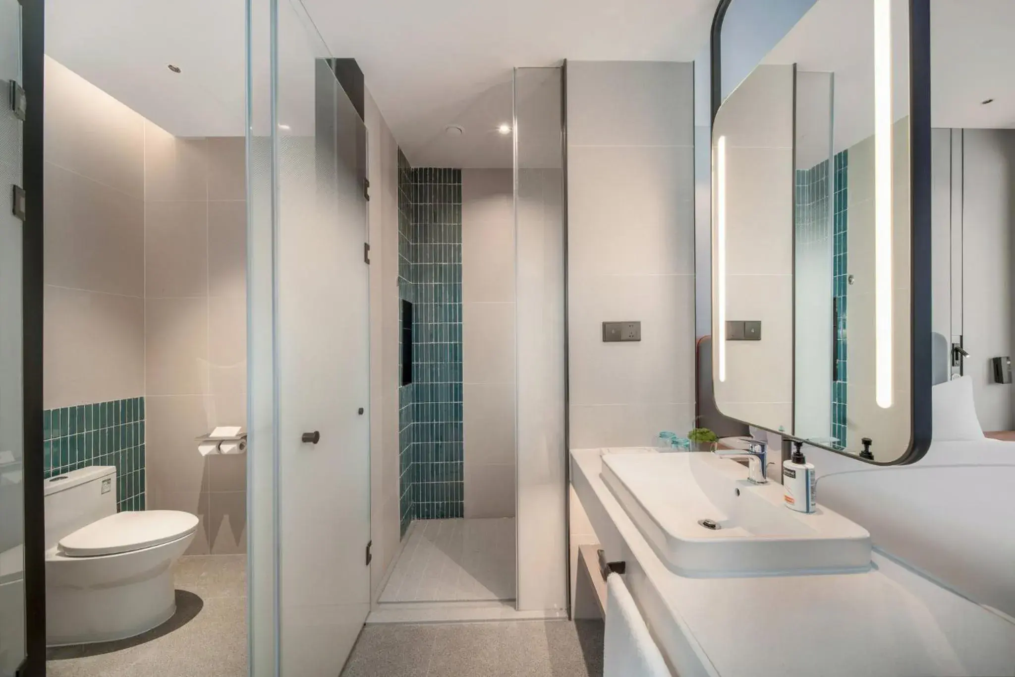 Standard King Room in Holiday Inn Express Changzhou Henglin by IHG Standard King Room in Holiday Inn Express Changzhou Henglin by IHG