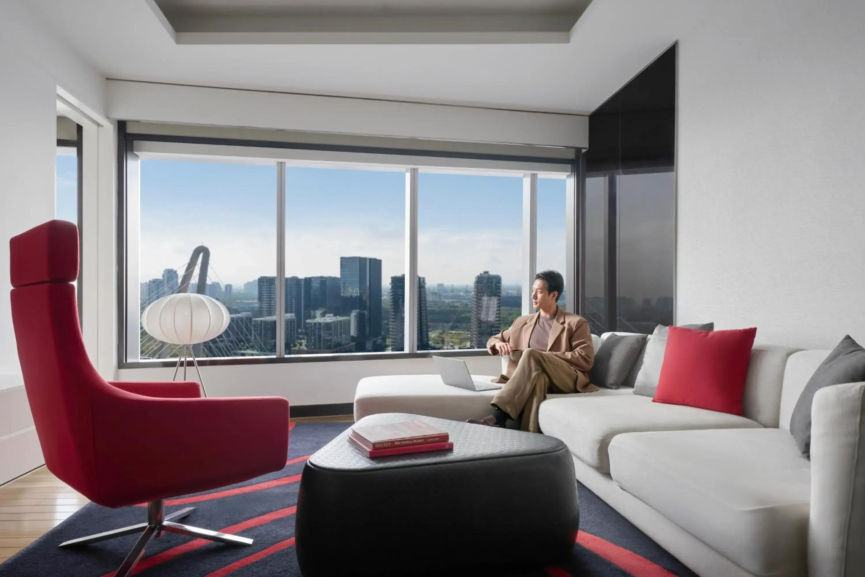 Concierge lounge access, 1 Bedroom Larger Suite, 1 King, River view, Corner room in Le Meridien Saigon Concierge lounge access, 1 Bedroom Larger Suite, 1 King, River view, Corner room in Le Meridien Saigon