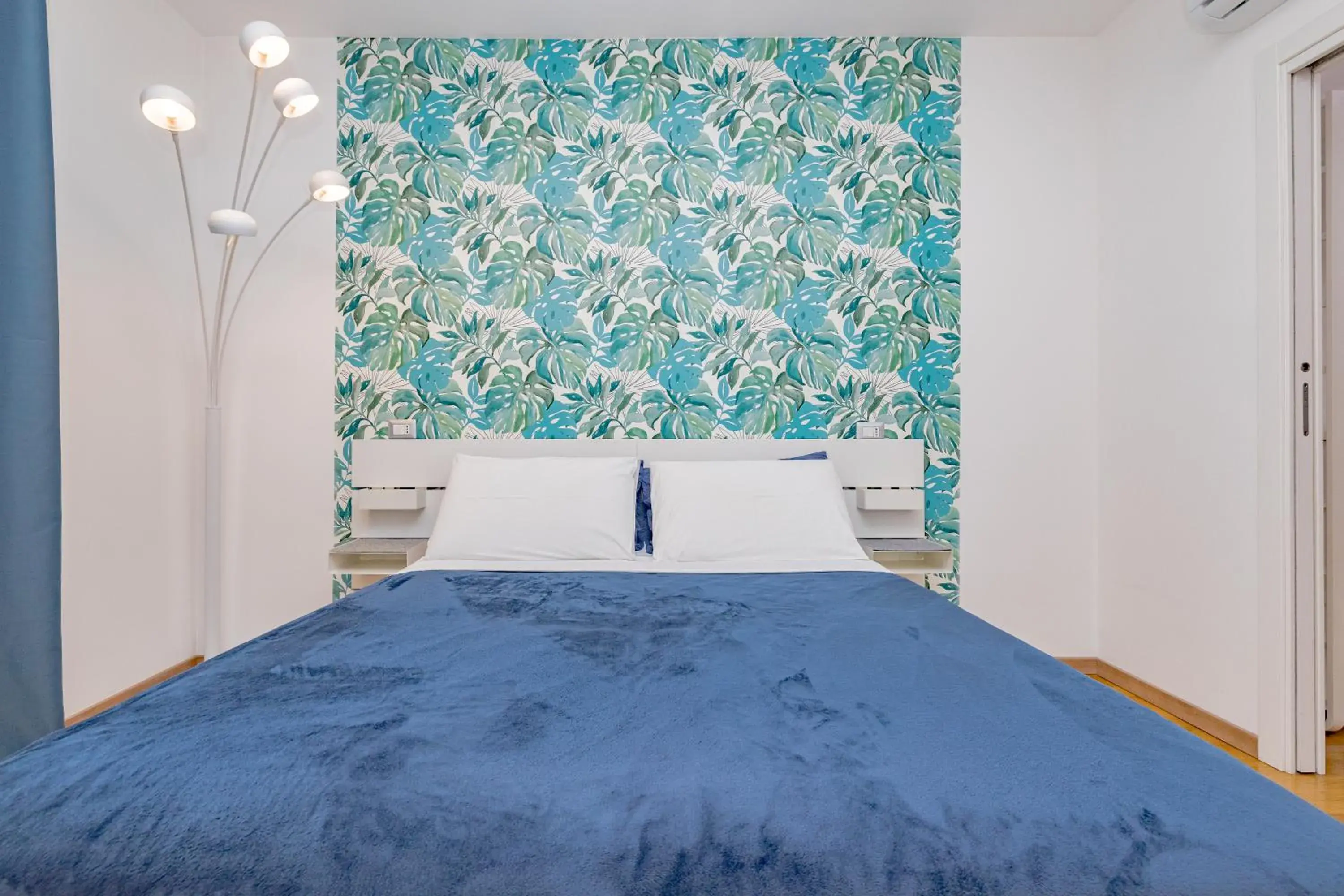 Triple Room in B&B Villa Milano by Rhospitality it Triple Room in B&B Villa Milano by Rhospitality it