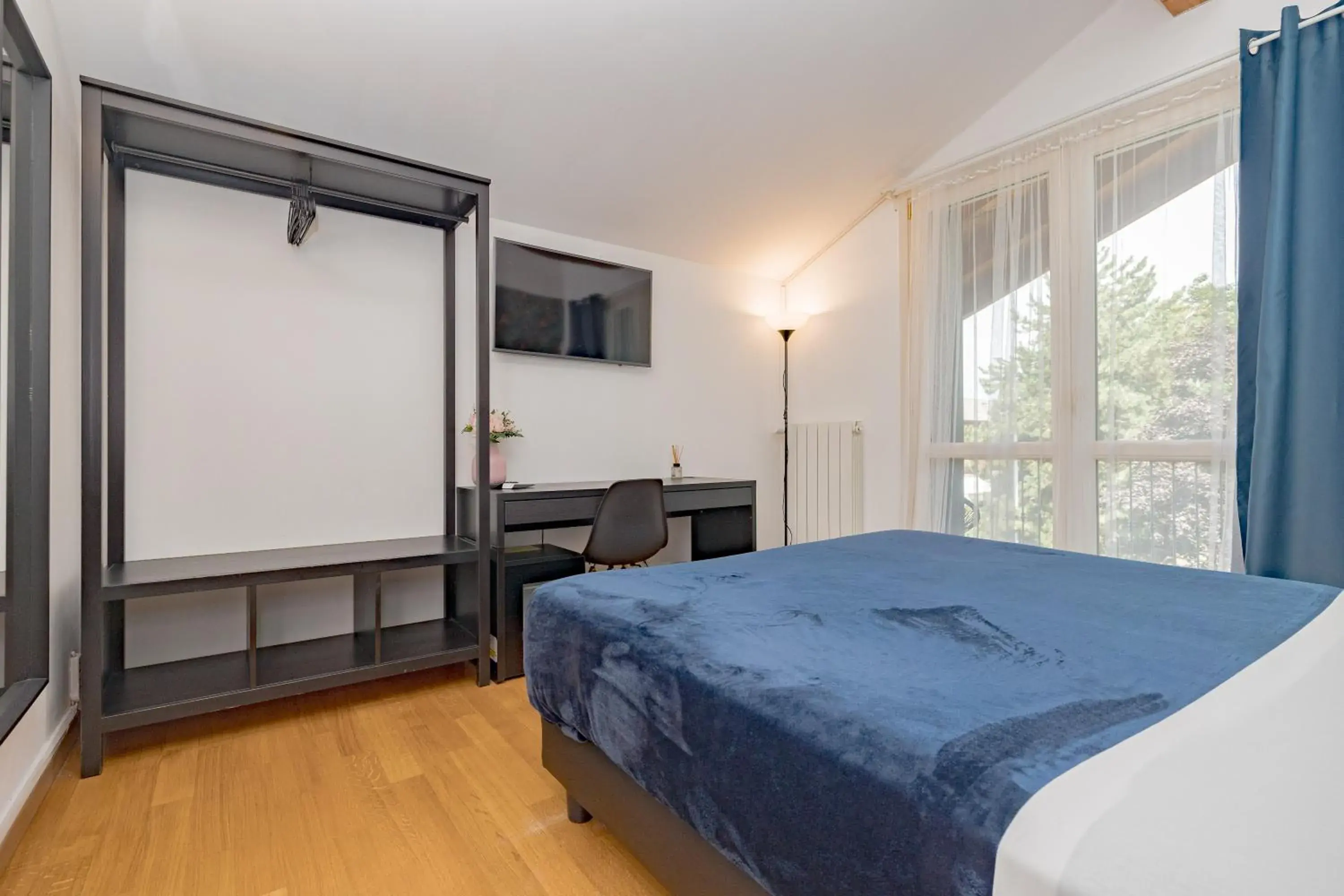 Deluxe Double or Twin Room with Balcony in B&B Villa Milano by Rhospitality it Deluxe Double or Twin Room with Balcony in B&B Villa Milano by Rhospitality it
