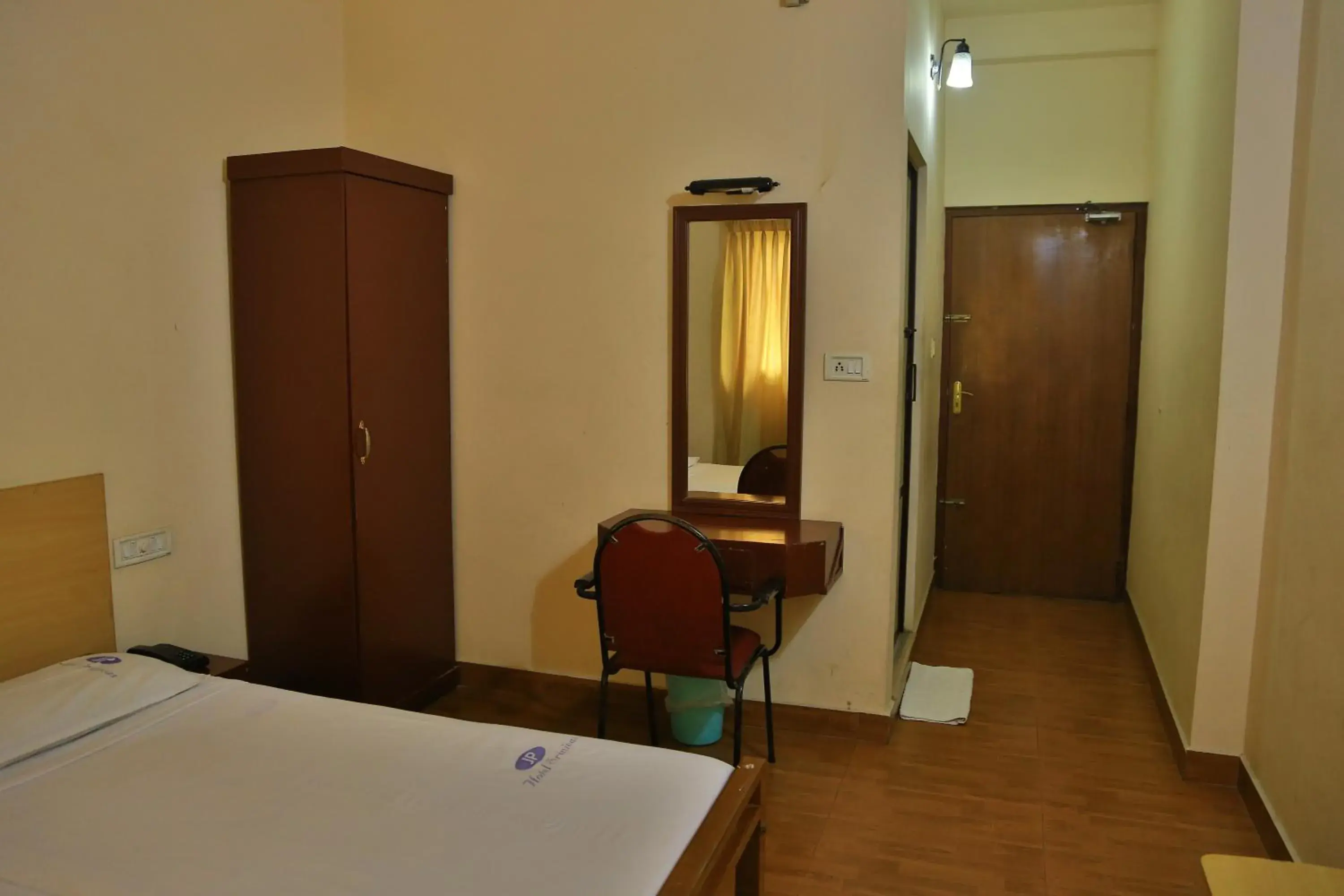 Budget Single Room - single occupancy in Hotel Srinivas Budget Single Room - single occupancy in Hotel Srinivas