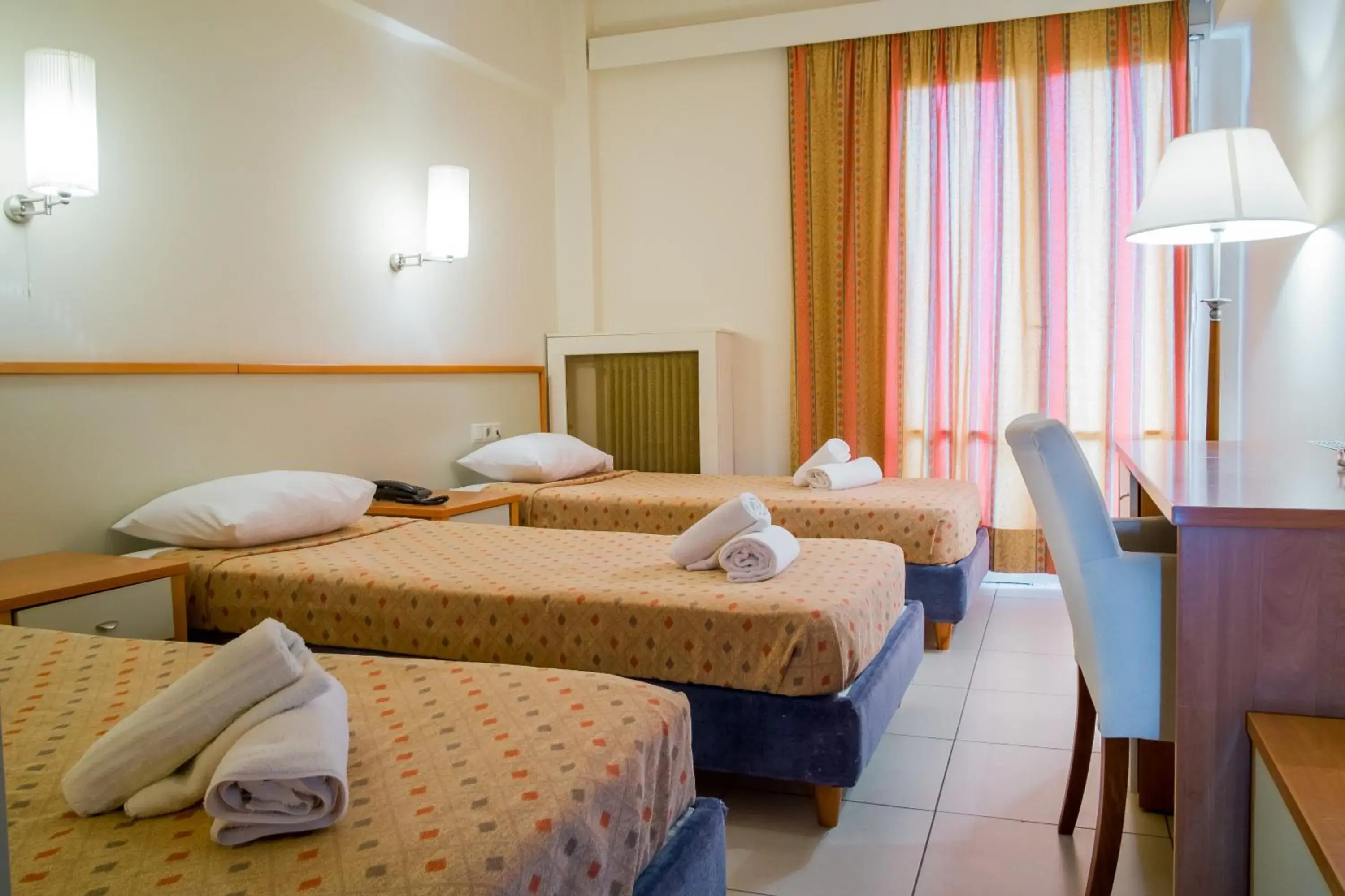 Triple Room with Sea View in Marmari Bay Hotel Triple Room with Sea View in Marmari Bay Hotel