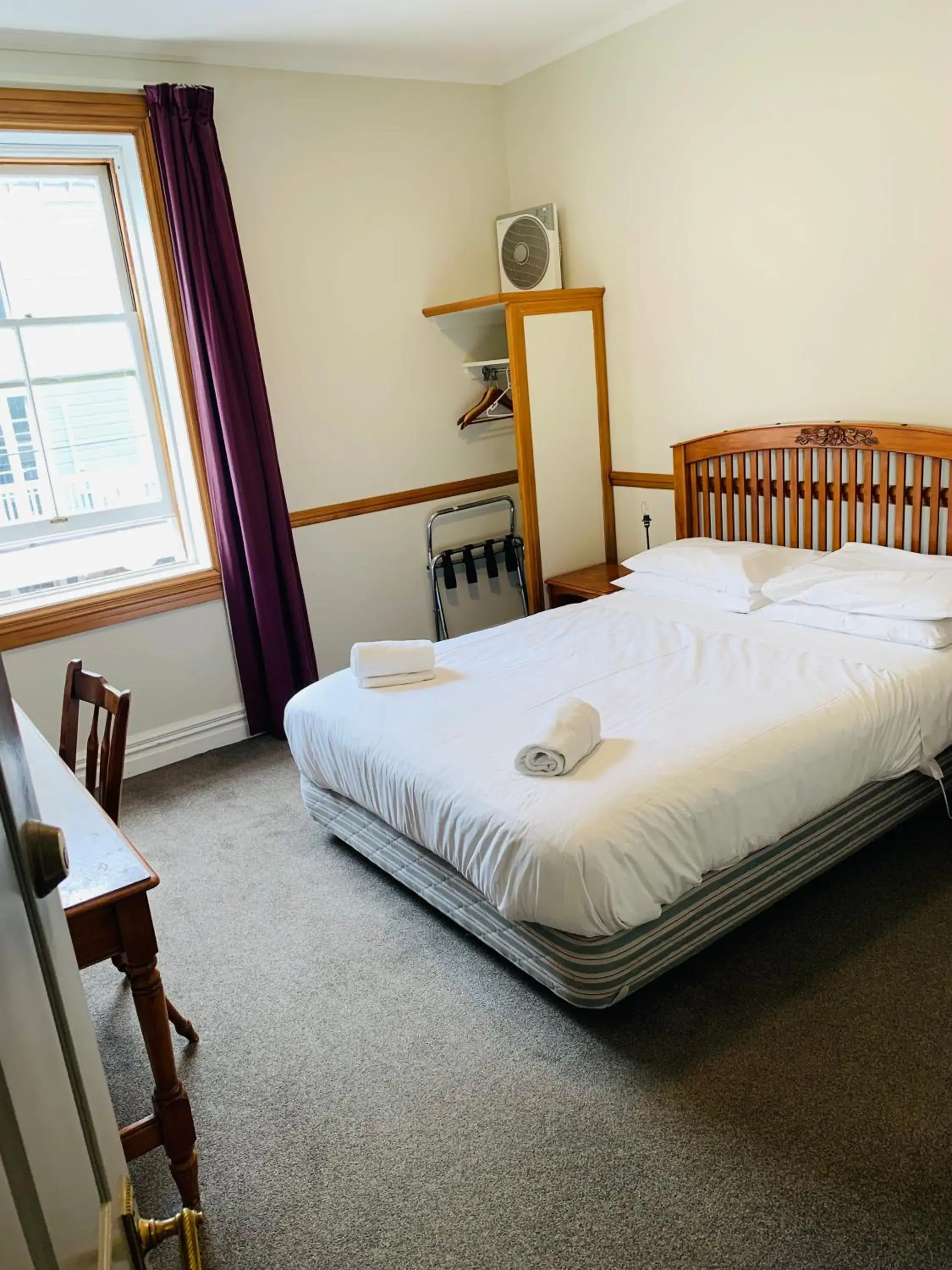 Double Room in Shepherds Arms Hotel Double Room in Shepherds Arms Hotel