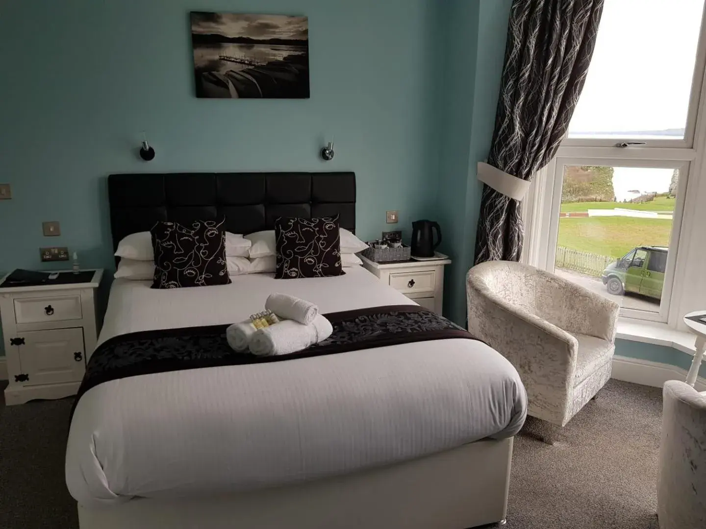 Triple Room with View in OYO Minerva Guesthouse Triple Room with View in OYO Minerva Guesthouse