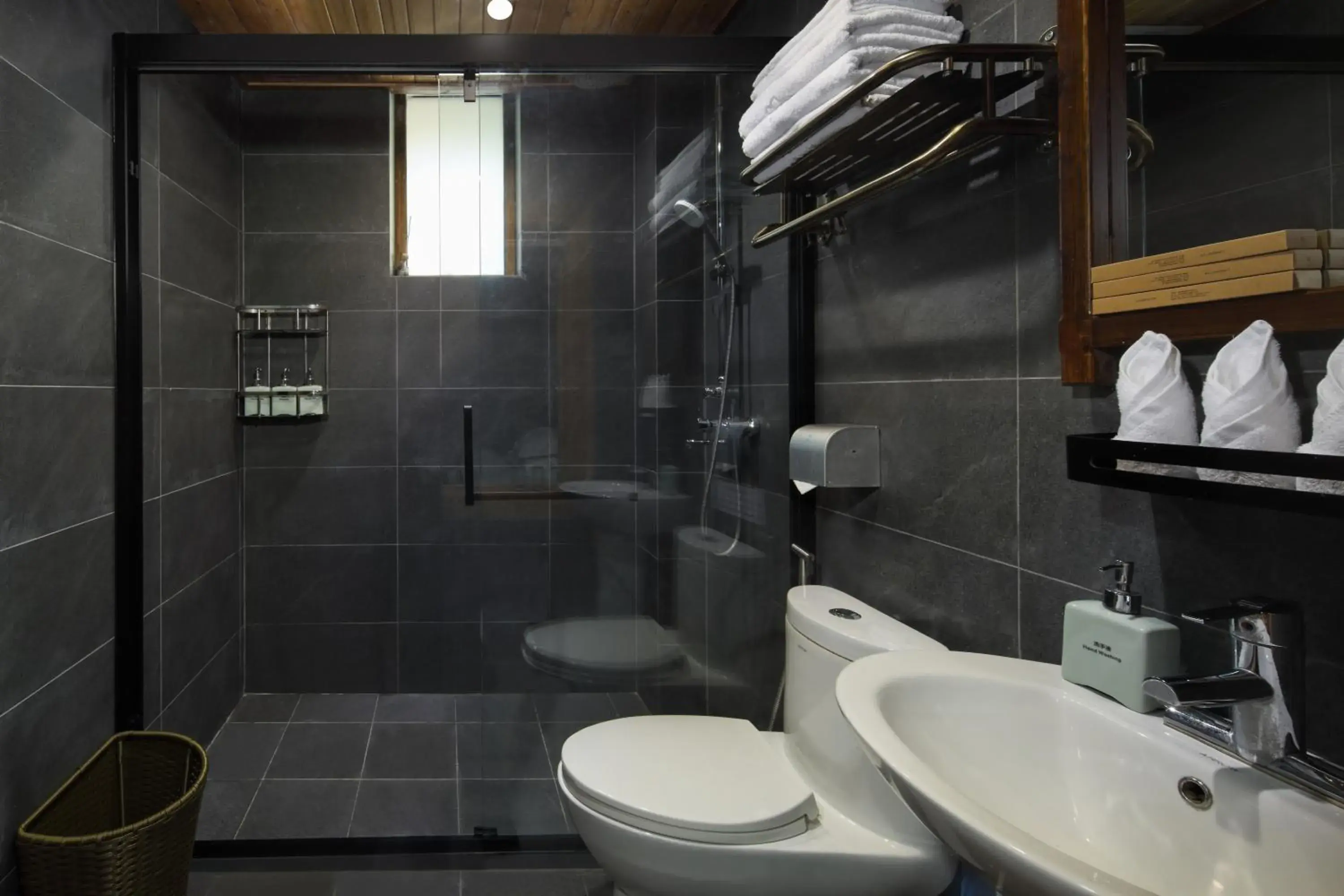 Riverview Family Balcony in Yangshuo Mountain Retreat Riverview Family Balcony in Yangshuo Mountain Retreat