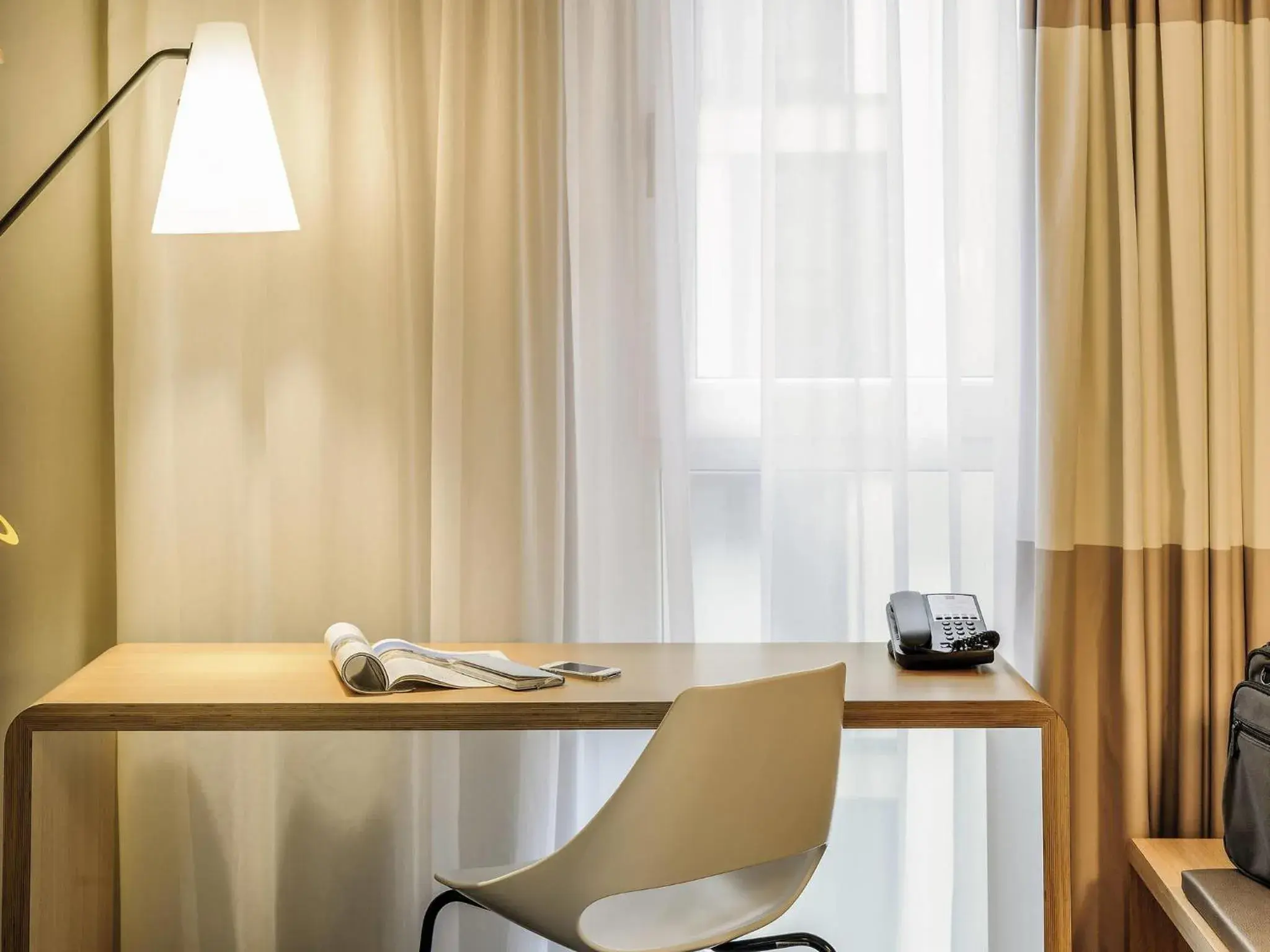 Twin Room in Ibis Berlin Hauptbahnhof Twin Room in Ibis Berlin Hauptbahnhof