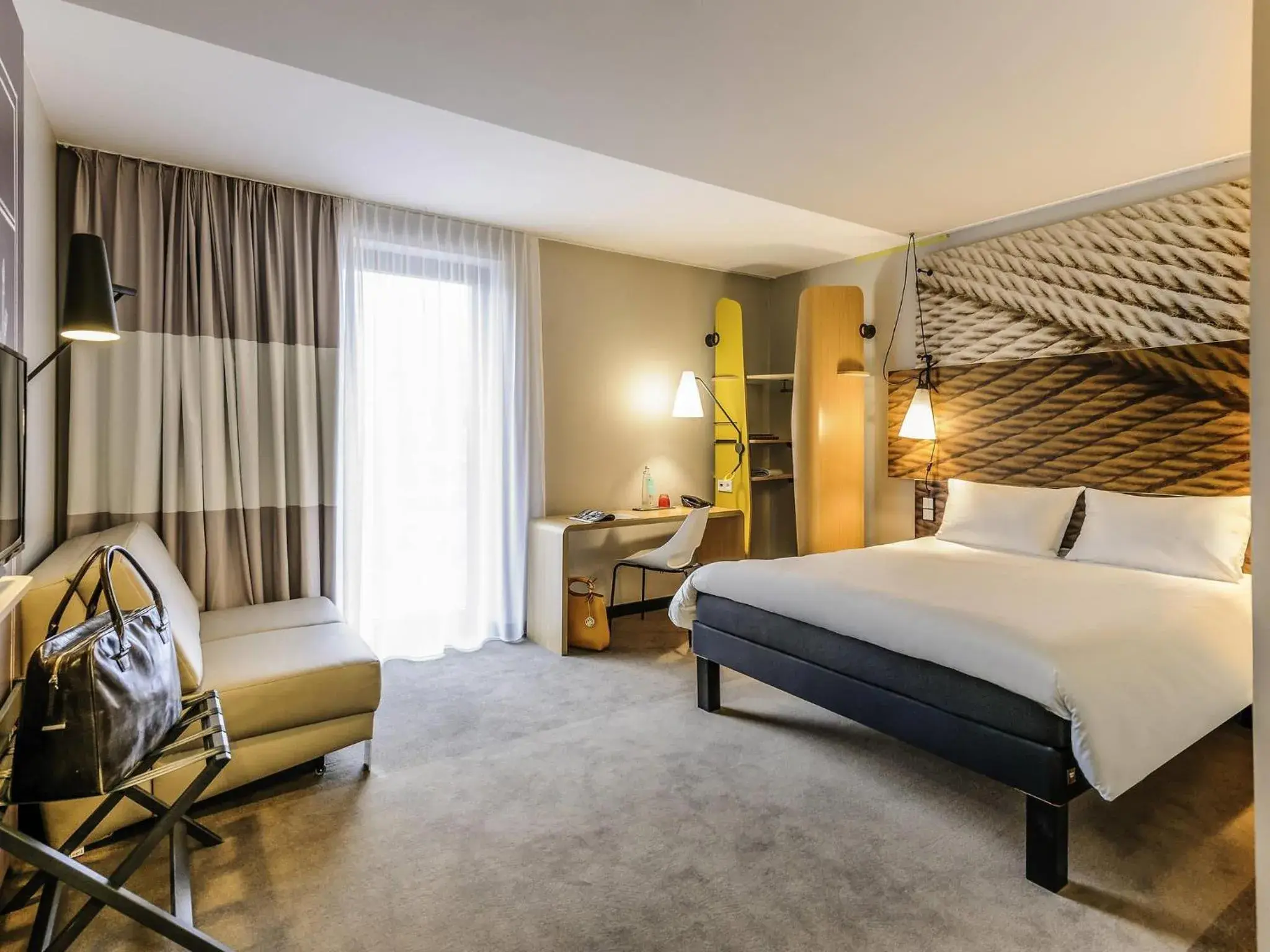 Family Double Room with Sofa Bed in Ibis Berlin Hauptbahnhof Family Double Room with Sofa Bed in Ibis Berlin Hauptbahnhof