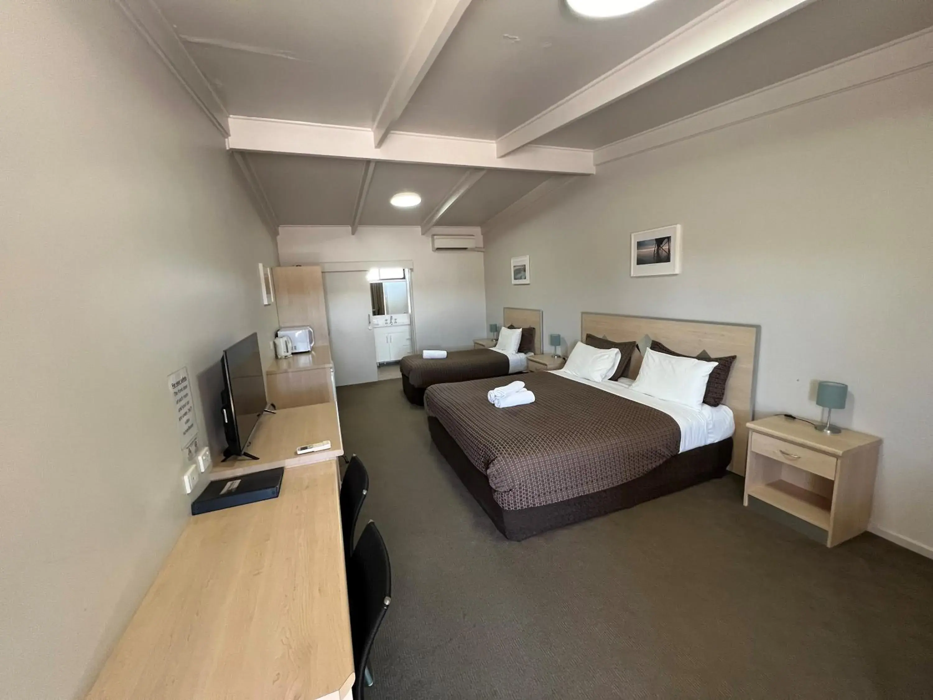 Twin Room in Highway One Motel Twin Room in Highway One Motel