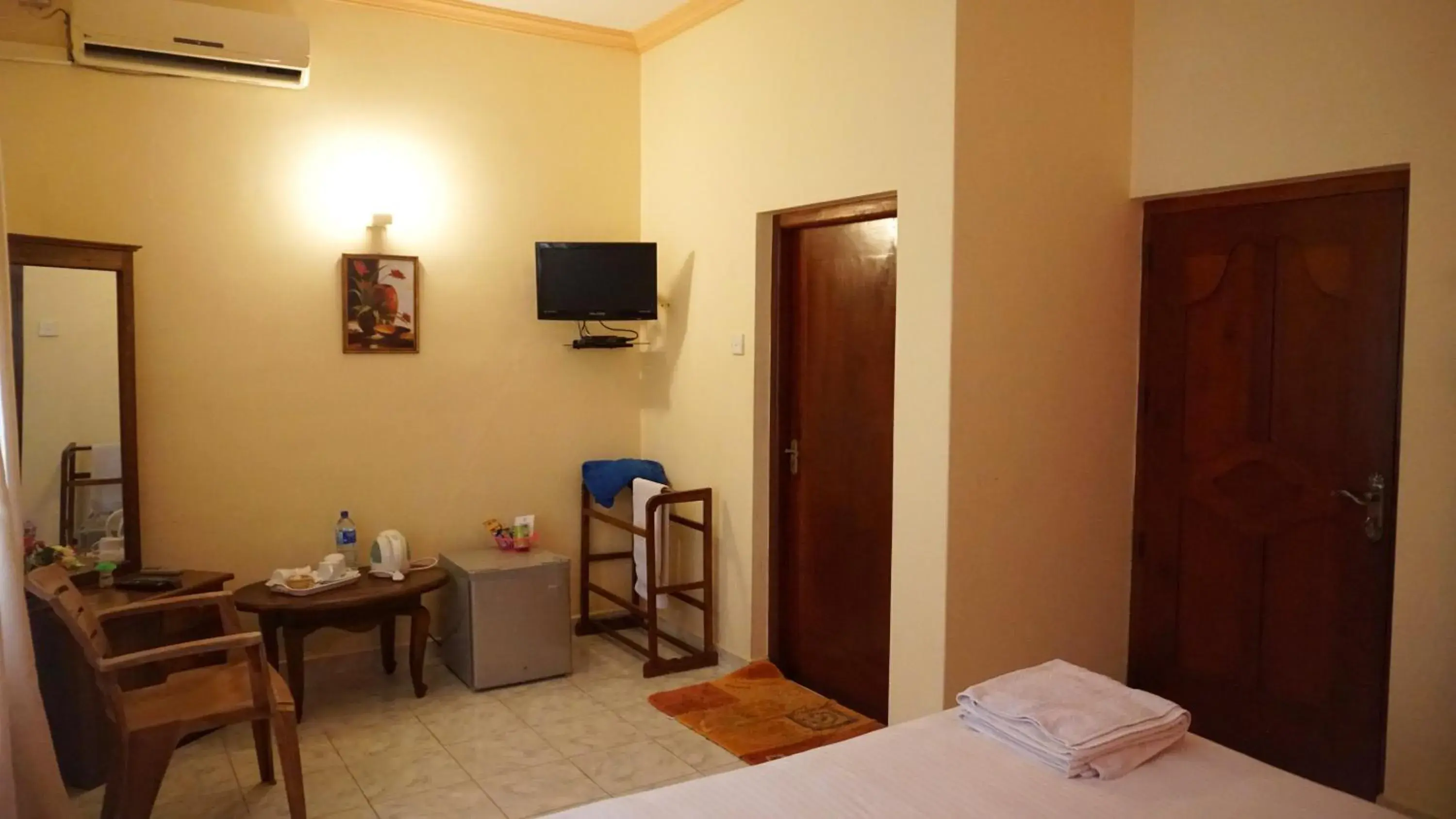 Standard Single Room - single occupancy in Ziegler Cottage Standard Single Room - single occupancy in Ziegler Cottage