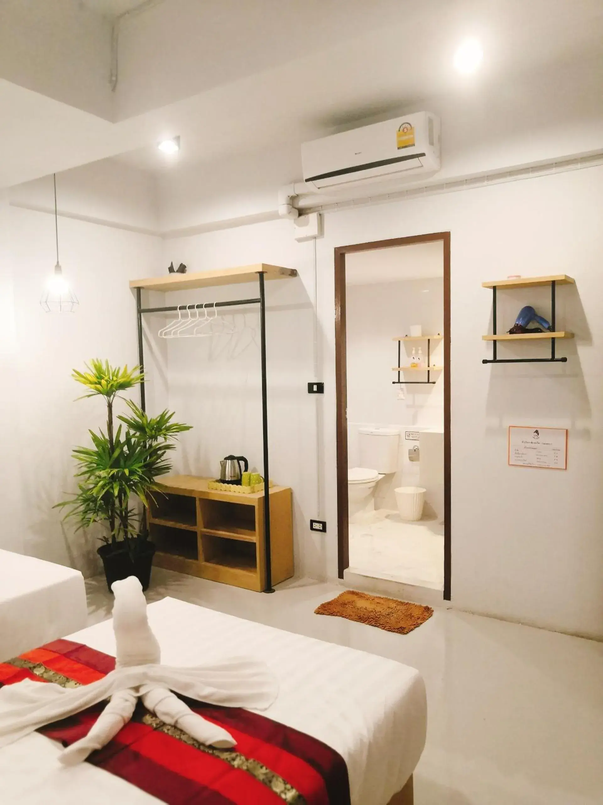 Economy Double Room with No Window in Little Lanna Guesthouse Economy Double Room with No Window in Little Lanna Guesthouse