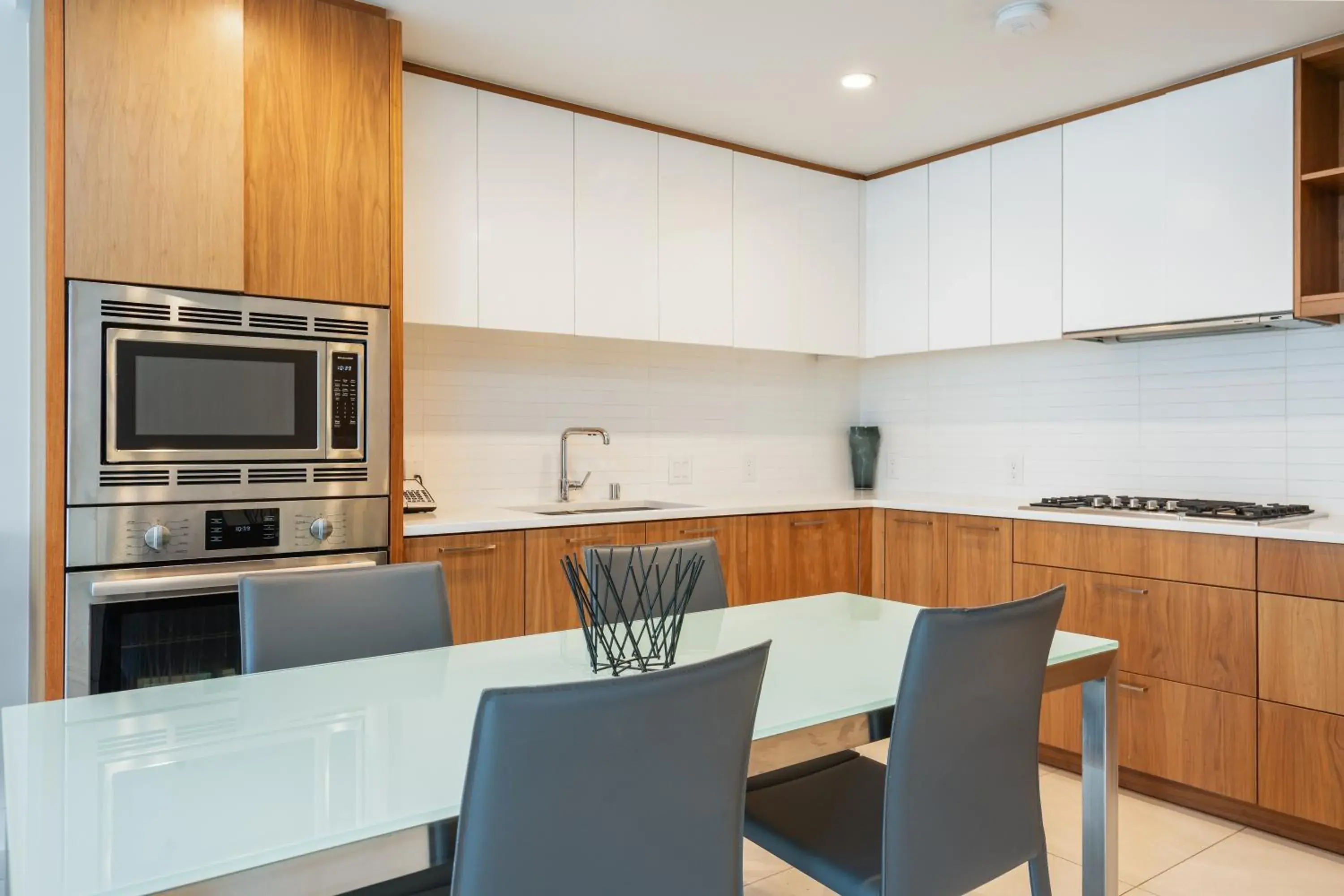 Junior Two Bed Suite in Level Los Angeles - Downtown South Olive Junior Two Bed Suite in Level Los Angeles - Downtown South Olive