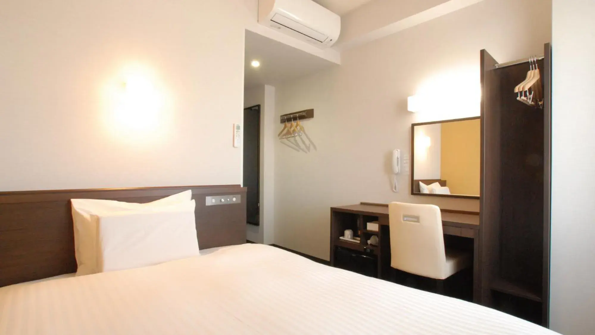 Double Room - Smoking in AB Hotel Kakamigahara Double Room - Smoking in AB Hotel Kakamigahara