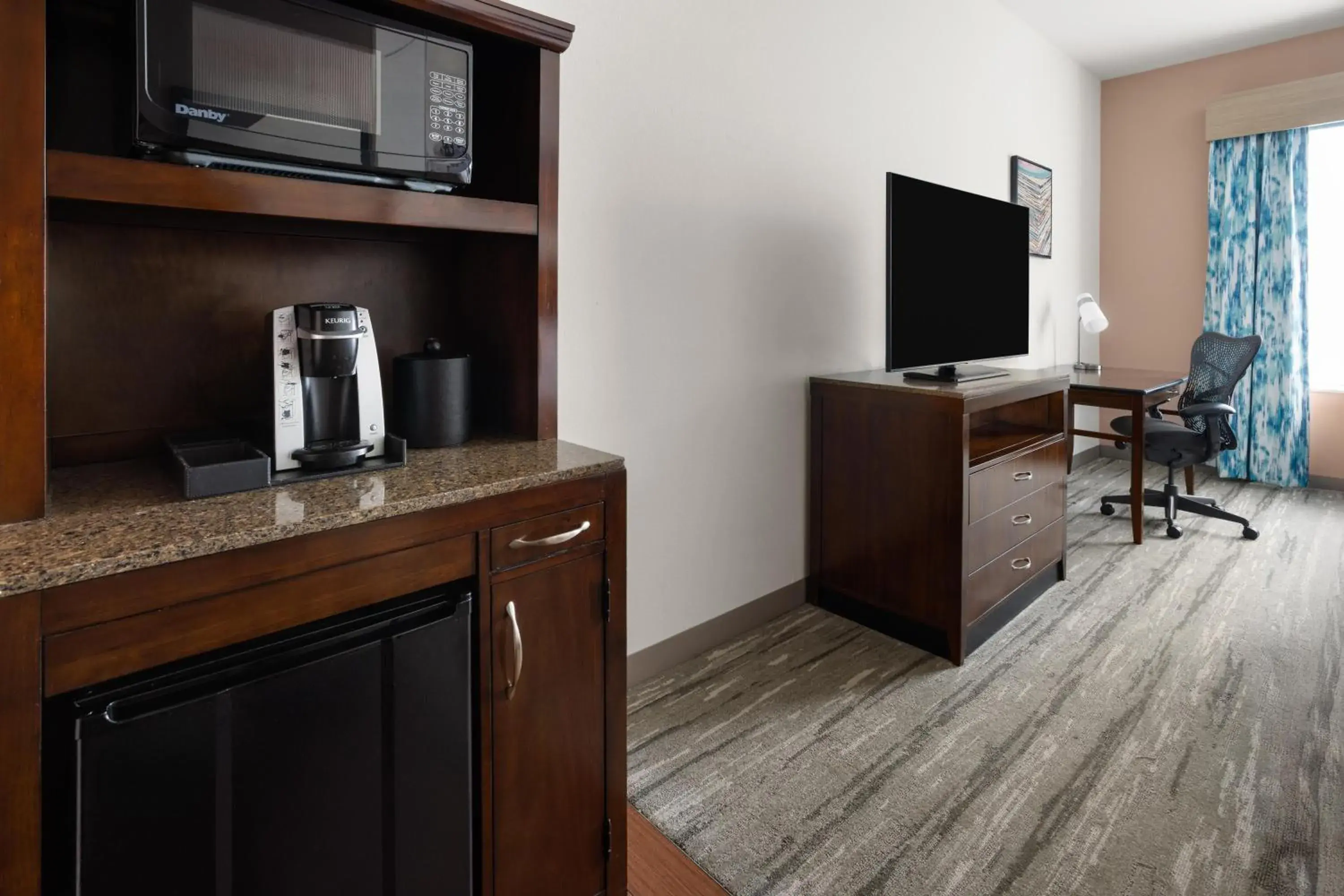 King Room - Hearing Access in Hilton Garden Inn Memphis/Wolfchase Galleria King Room - Hearing Access in Hilton Garden Inn Memphis/Wolfchase Galleria