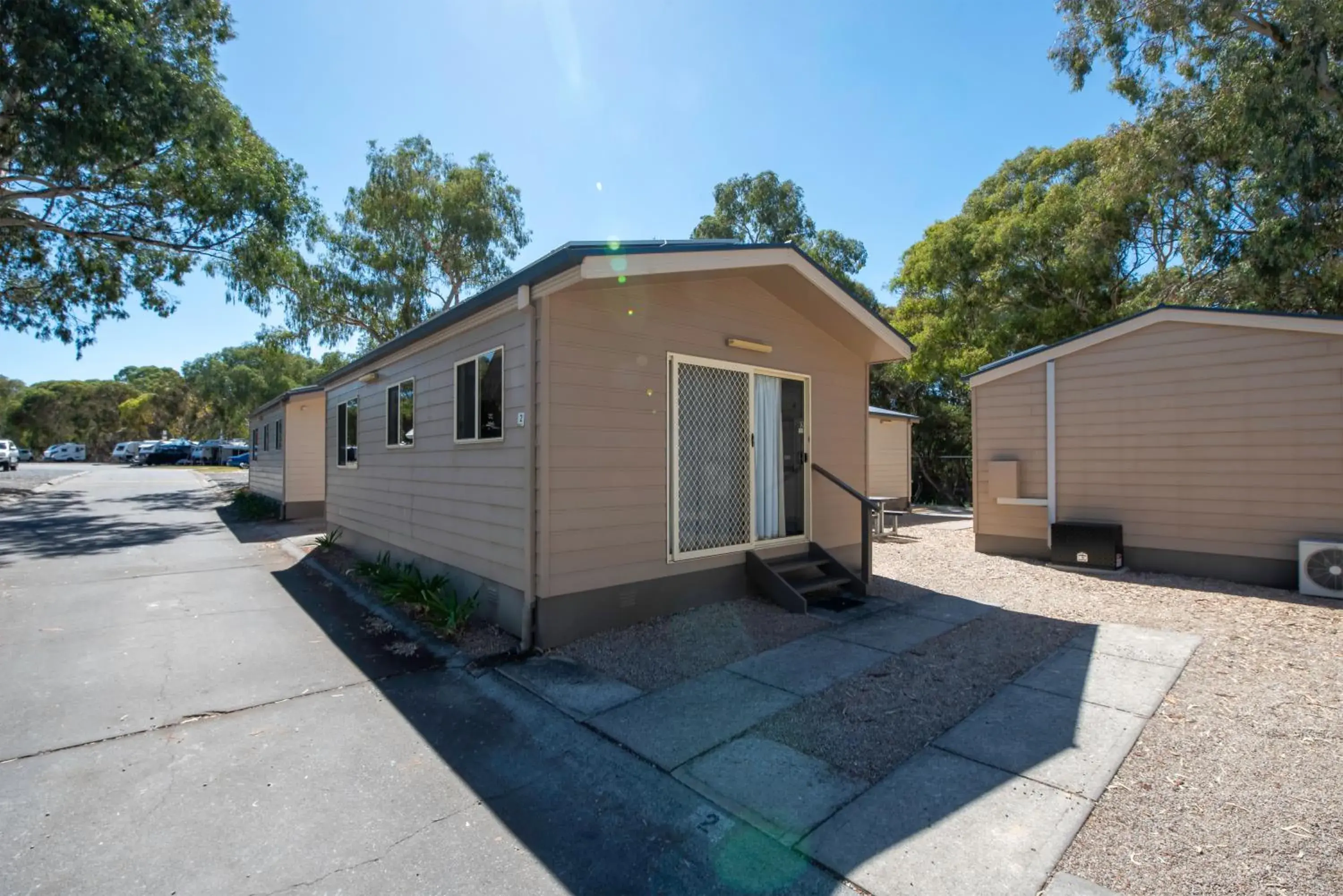 Standard 2 Bedroom Cabins in Echo Holiday Parks - Windsor Gardens Standard 2 Bedroom Cabins in Echo Holiday Parks - Windsor Gardens