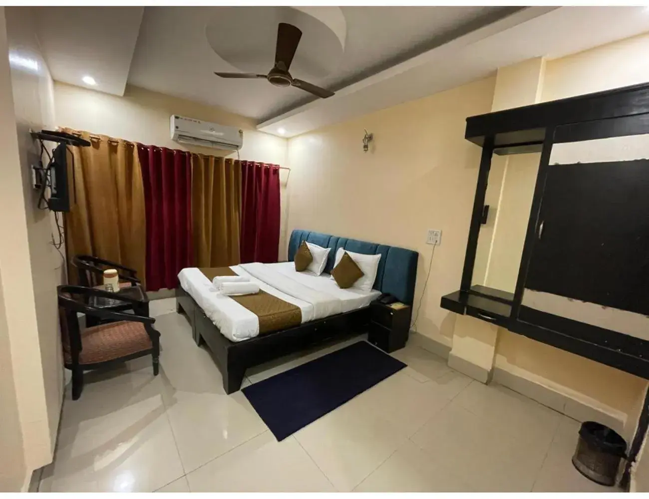 Deluxe Room in Hotel Orchid Inn, Haridwar Deluxe Room in Hotel Orchid Inn, Haridwar