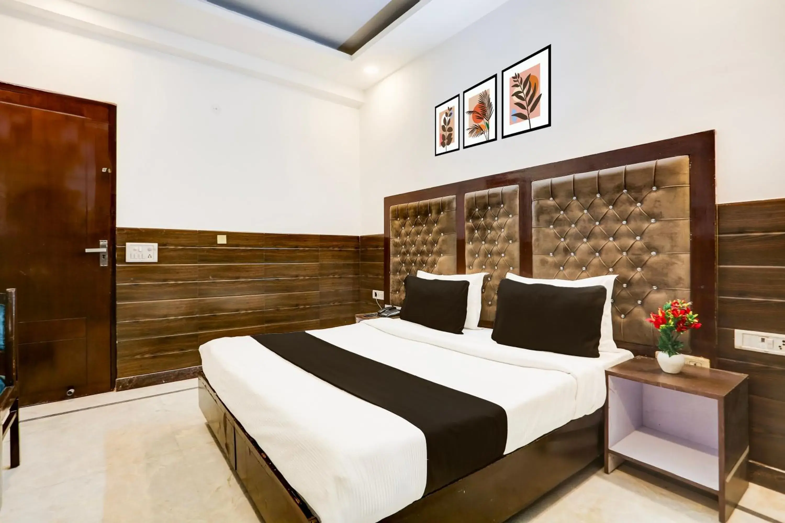 Classic Triple Room - single occupancy in Super Collection O Mahipalpur Near Airport Formerly Jindal Palace Classic Triple Room - single occupancy in Super Collection O Mahipalpur Near Airport Formerly Jindal Palace